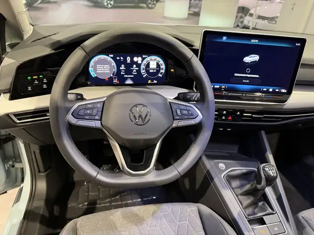 Volkswagen Golf view 12