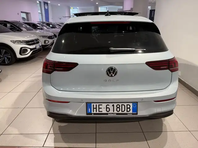 Volkswagen Golf view 4