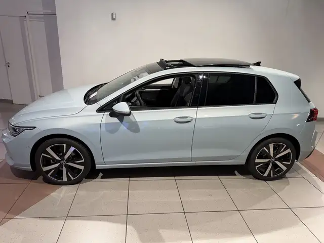 Volkswagen Golf view 2