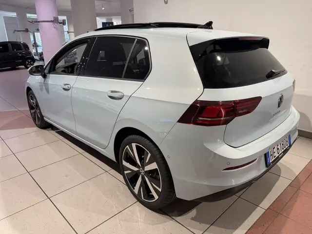 Volkswagen Golf view 3