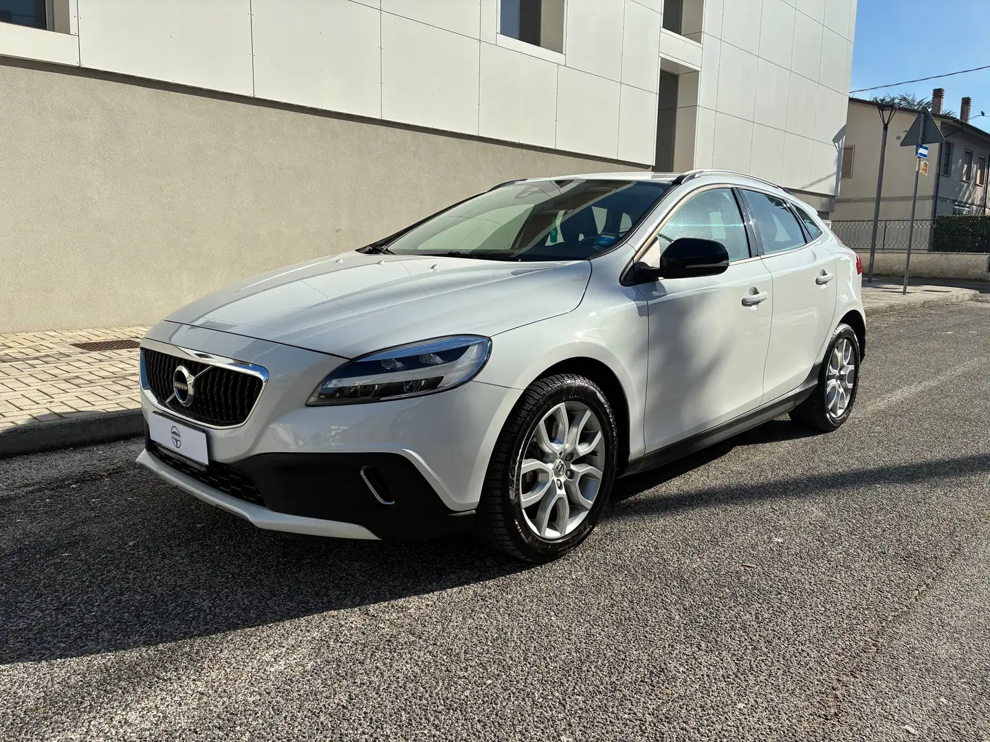 Volvo V40 Cross Country V40 Cross Country 2.0 d2 geartronic Blanc - 1