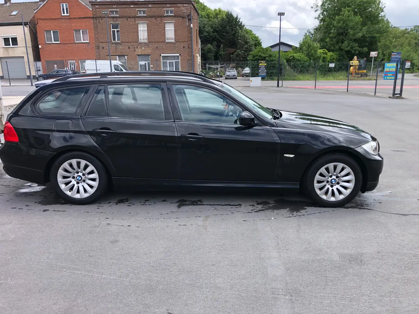 BMW 318 Touring 318 d Zwart - 1
