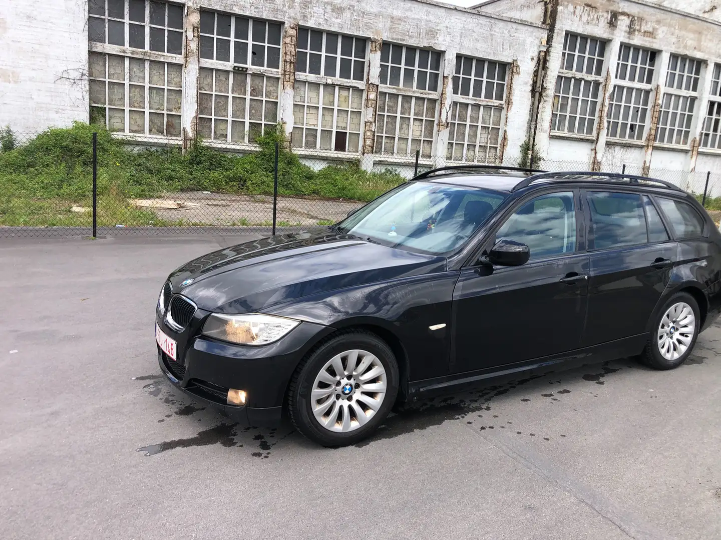 BMW 318 Touring 318 d Zwart - 2