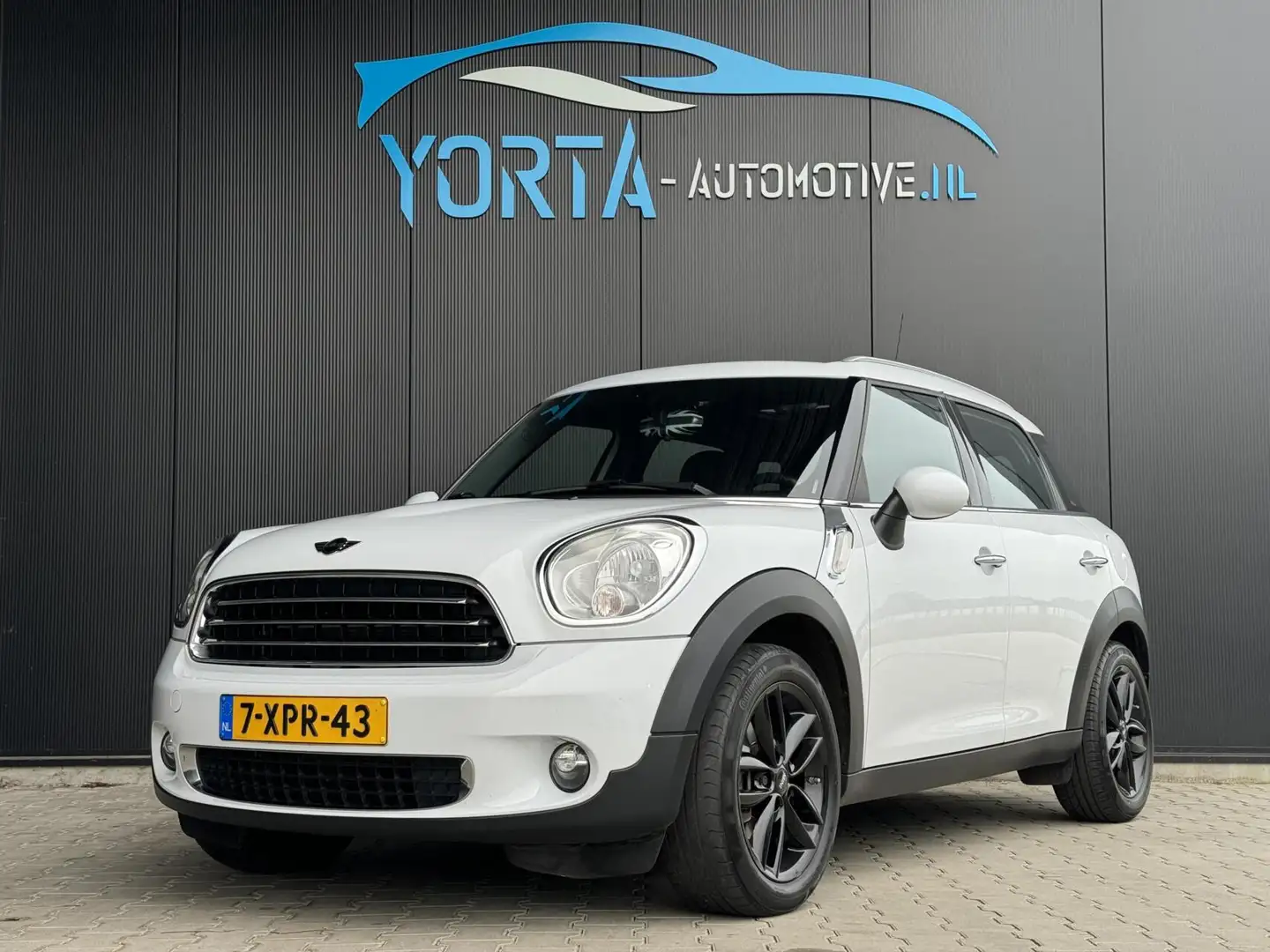 MINI One Countryman 1.6 Chili PANO*NAVI*PDC*CRUISE*BLUETOOTH Blanc - 1