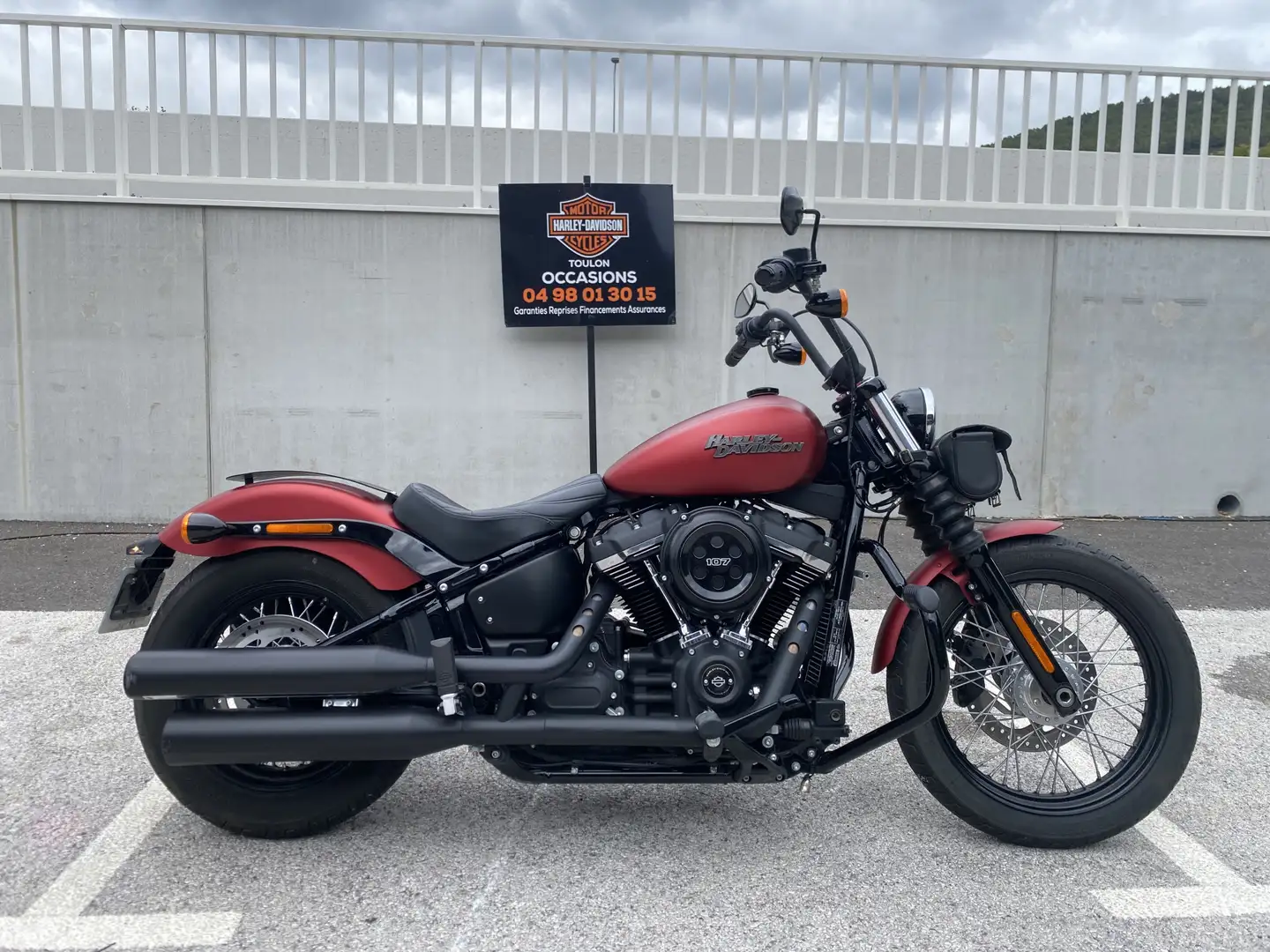 Harley-Davidson Street Bob Rouge - 2