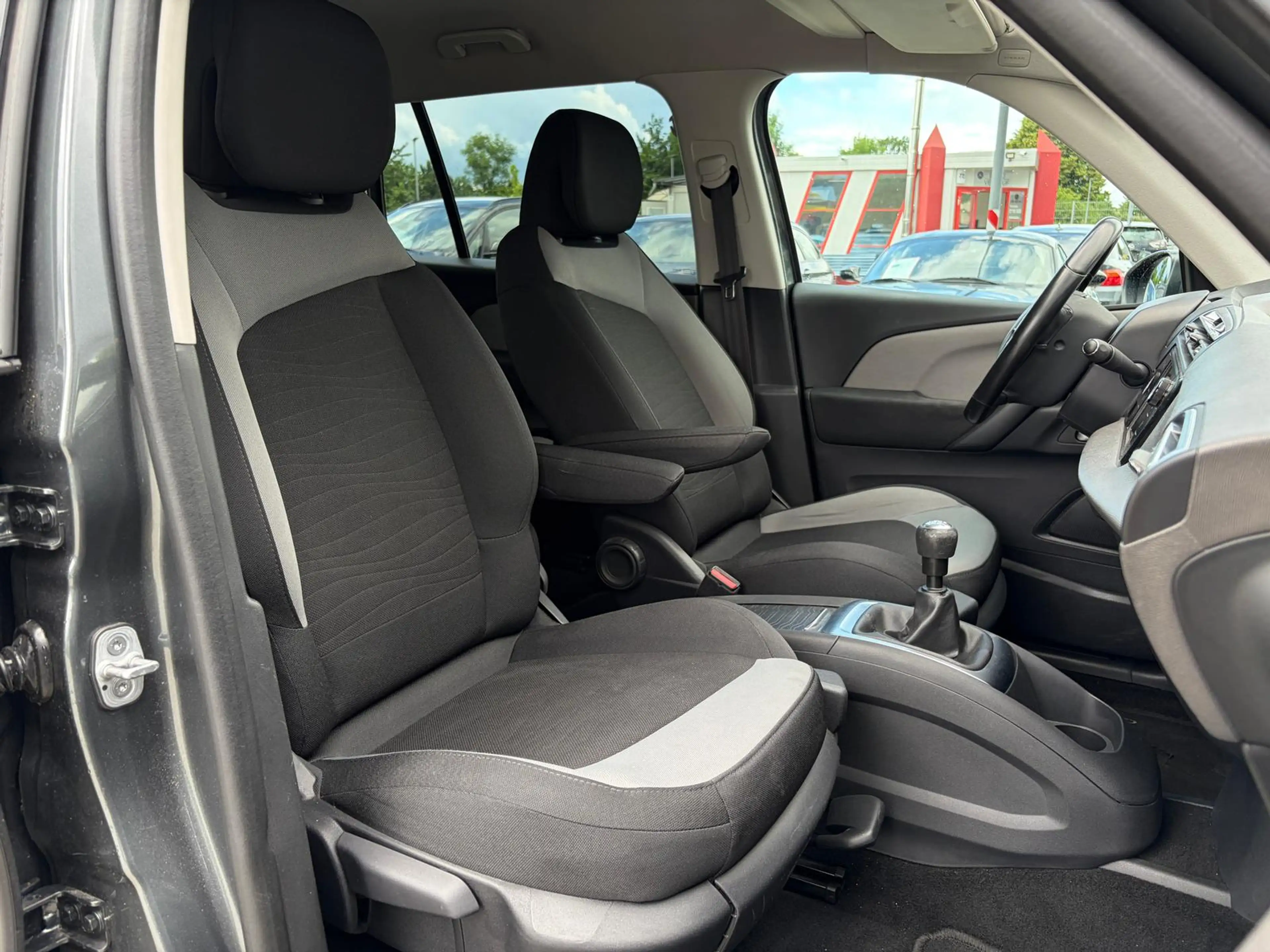 Citroen Grand C4 Picasso 1.6 Blue-HDI FAP Selection — photo 15