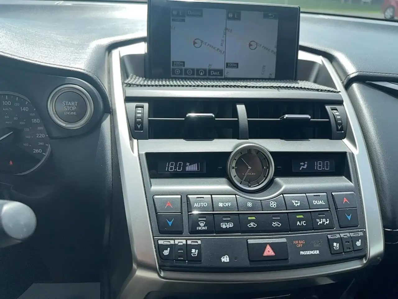 Lexus NX снимка Lexus NX