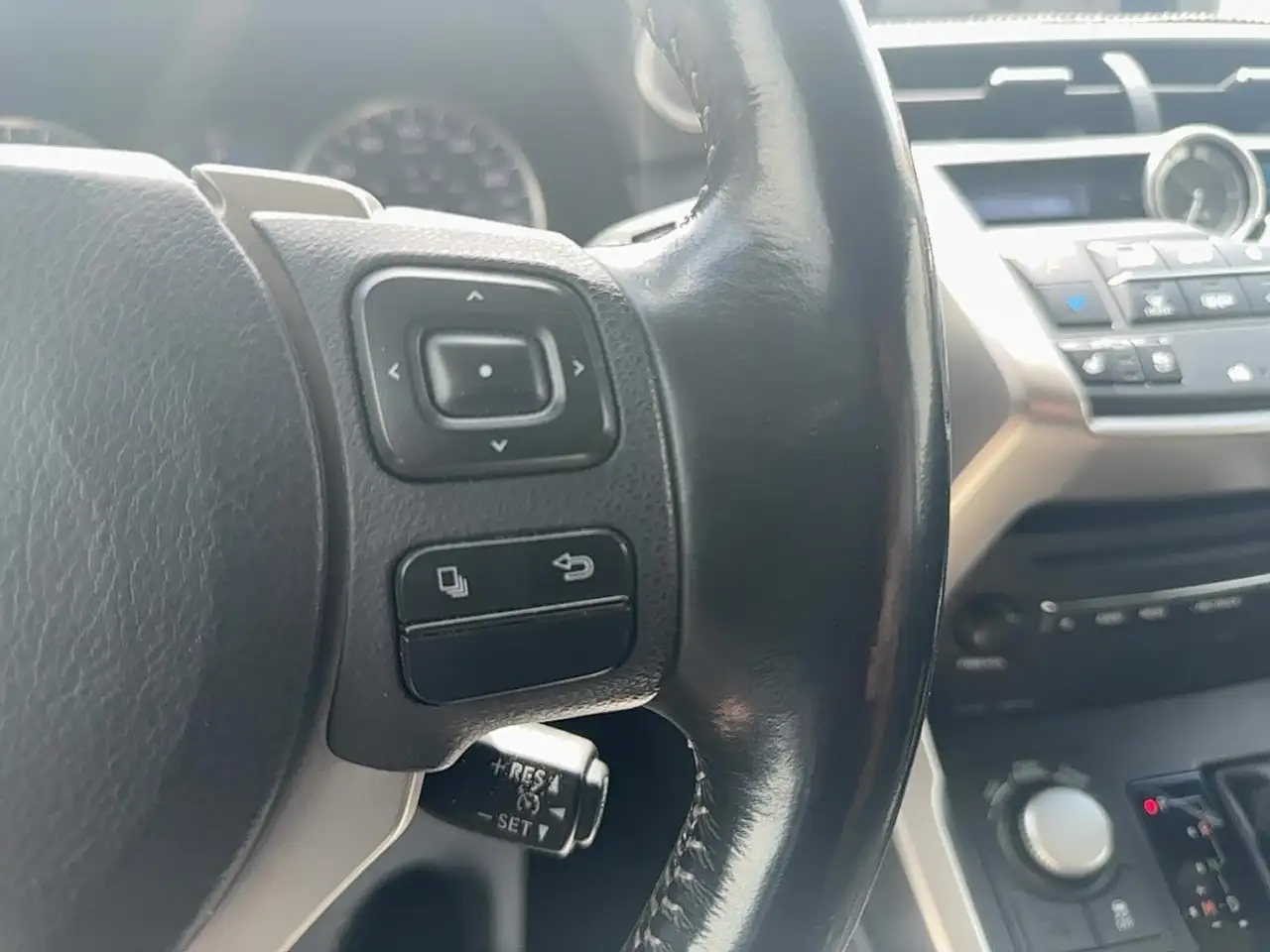 Lexus NX снимка Lexus NX