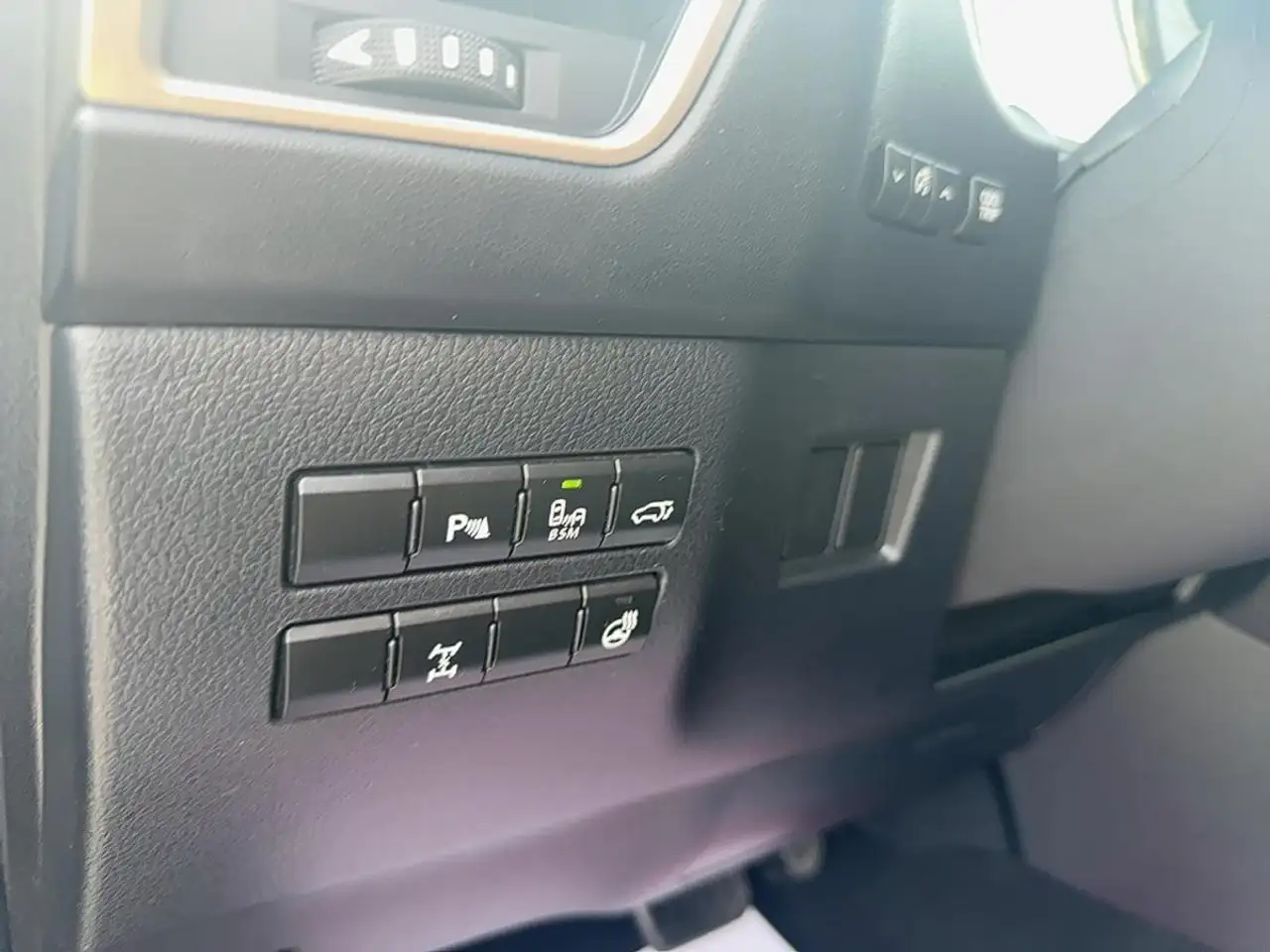 Lexus NX снимка Lexus NX