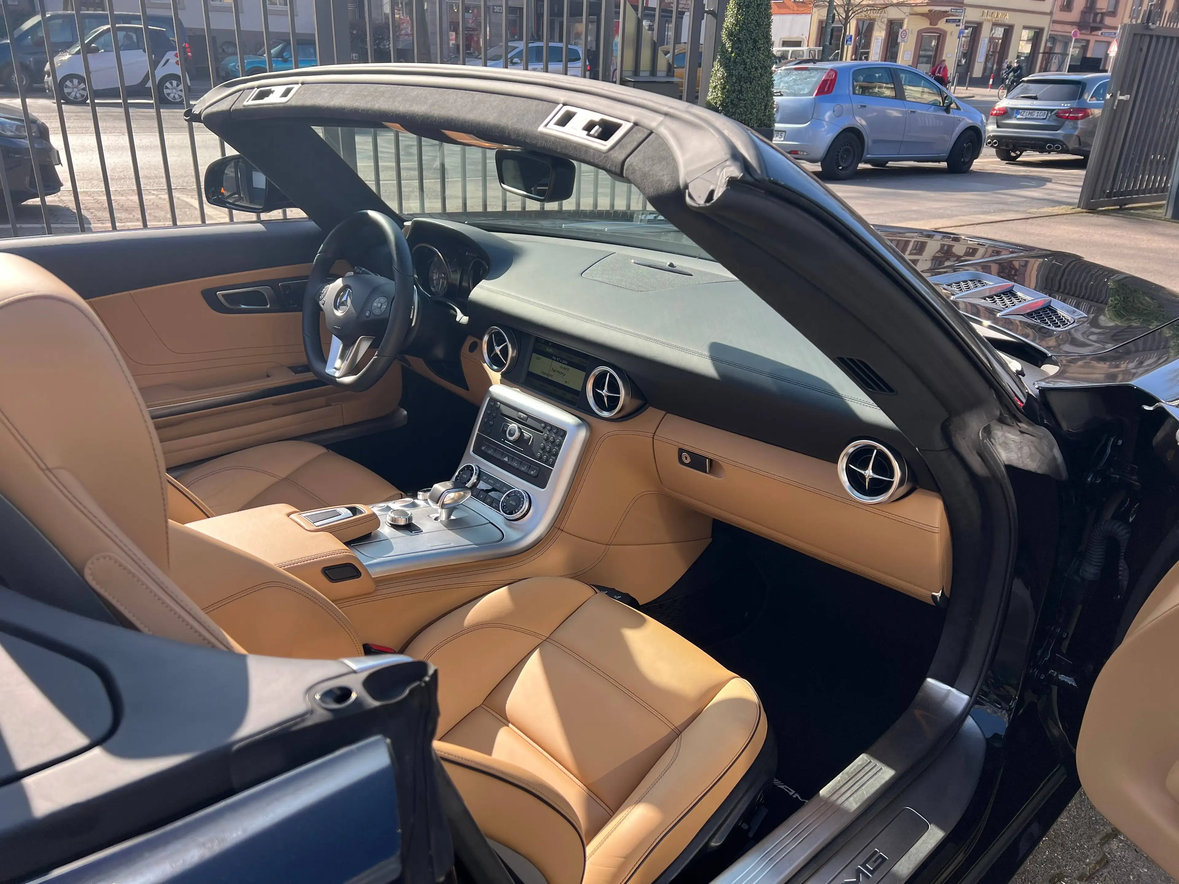 Mercedes-Benz SLS SLS AMG Roadster V8 6.2 nur only 9Tkm schwarz Verdeck beige — photo 13