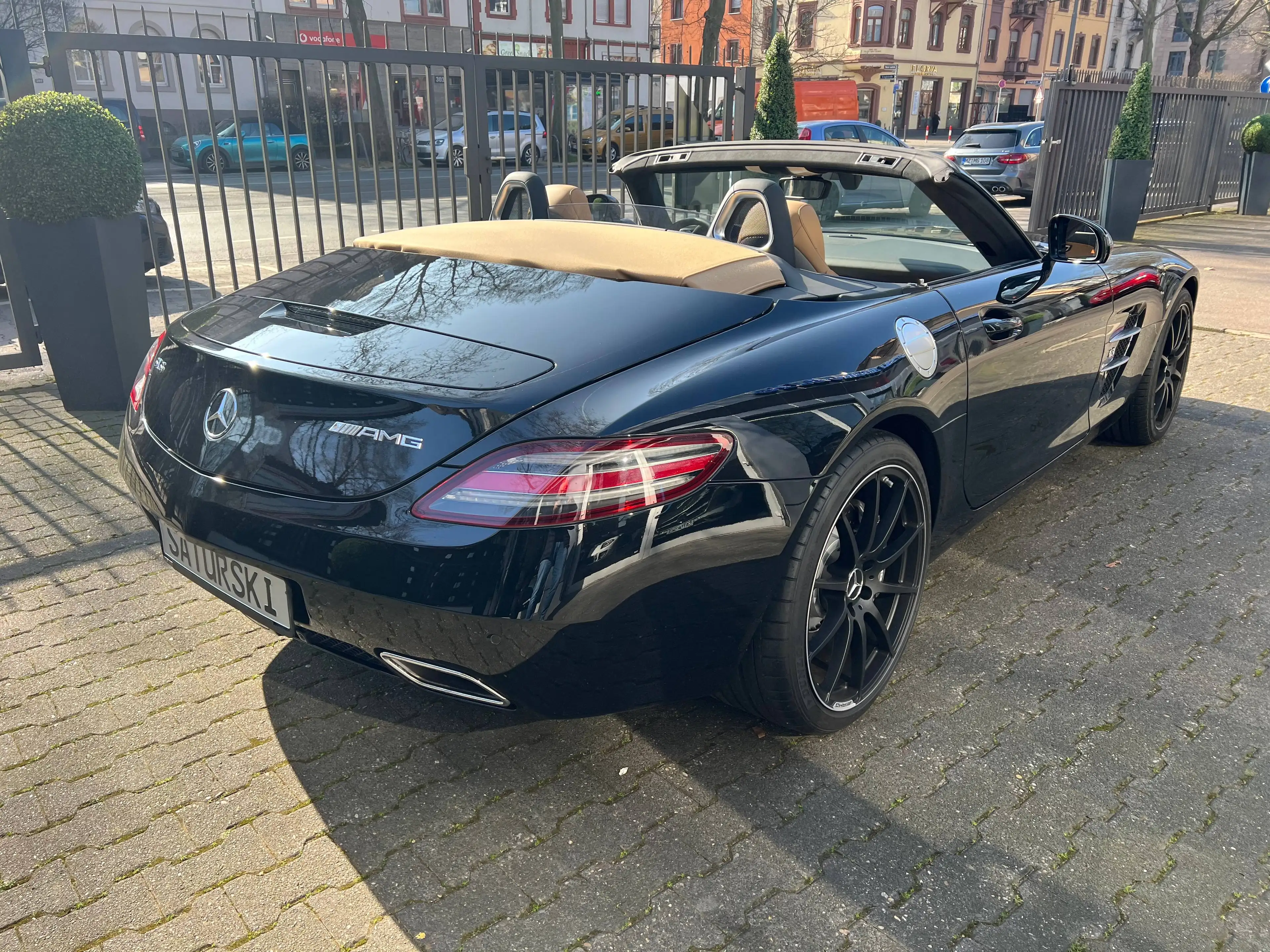 Mercedes-Benz SLS SLS AMG Roadster V8 6.2 nur only 9Tkm schwarz Verdeck beige — photo 5