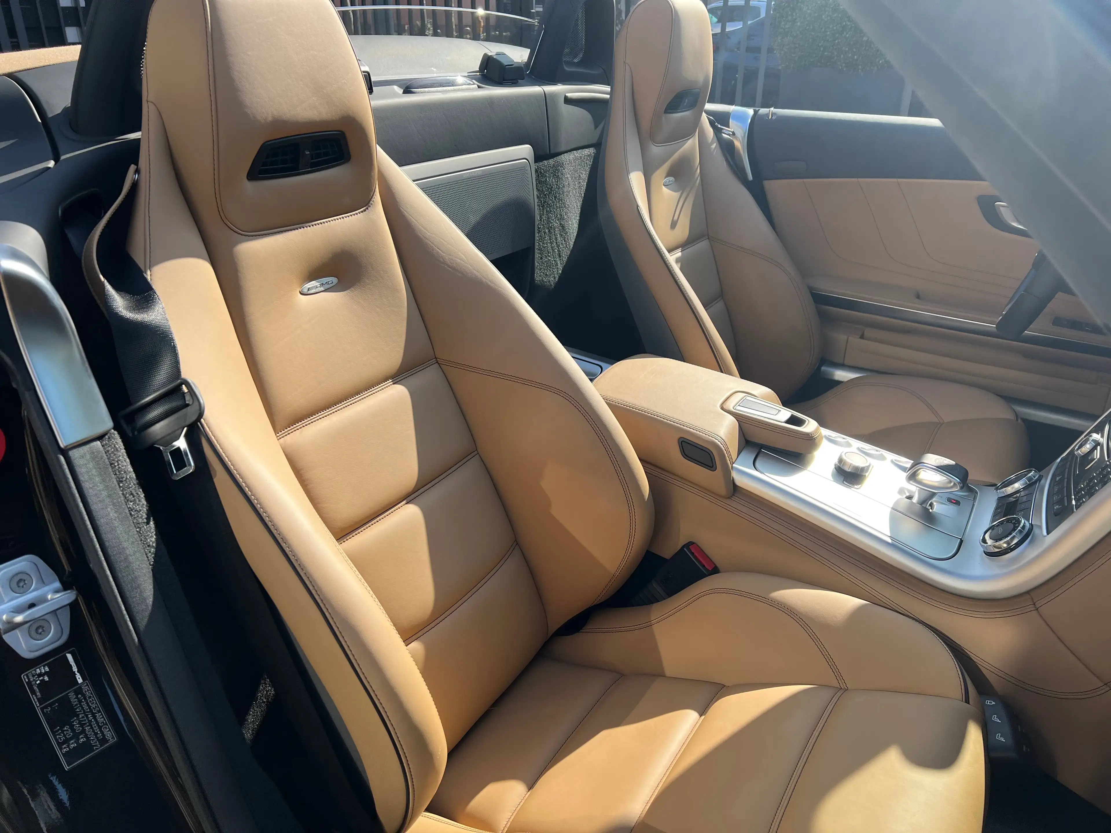 Mercedes-Benz SLS SLS AMG Roadster V8 6.2 nur only 9Tkm schwarz Verdeck beige — photo 14