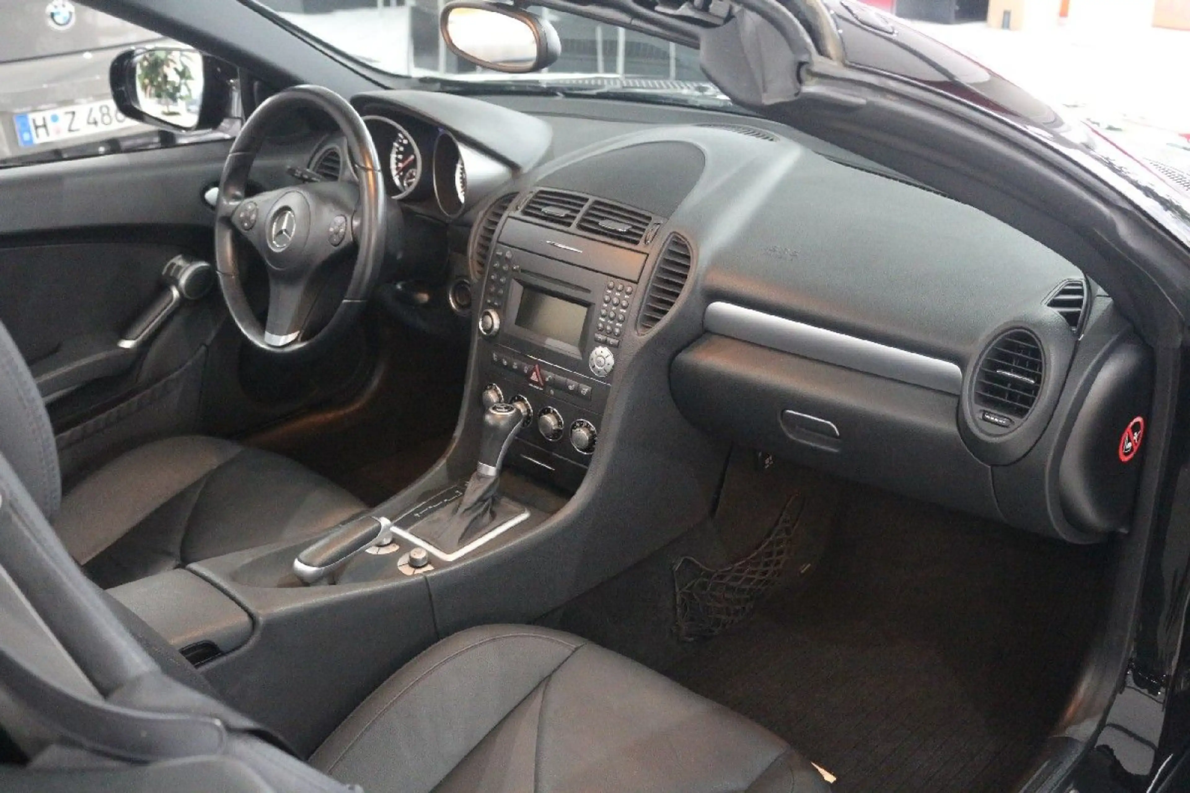 Mercedes-Benz SLK 200 - Automatik-Navi-Leder-Airscarf-Sitzhei — photo 10