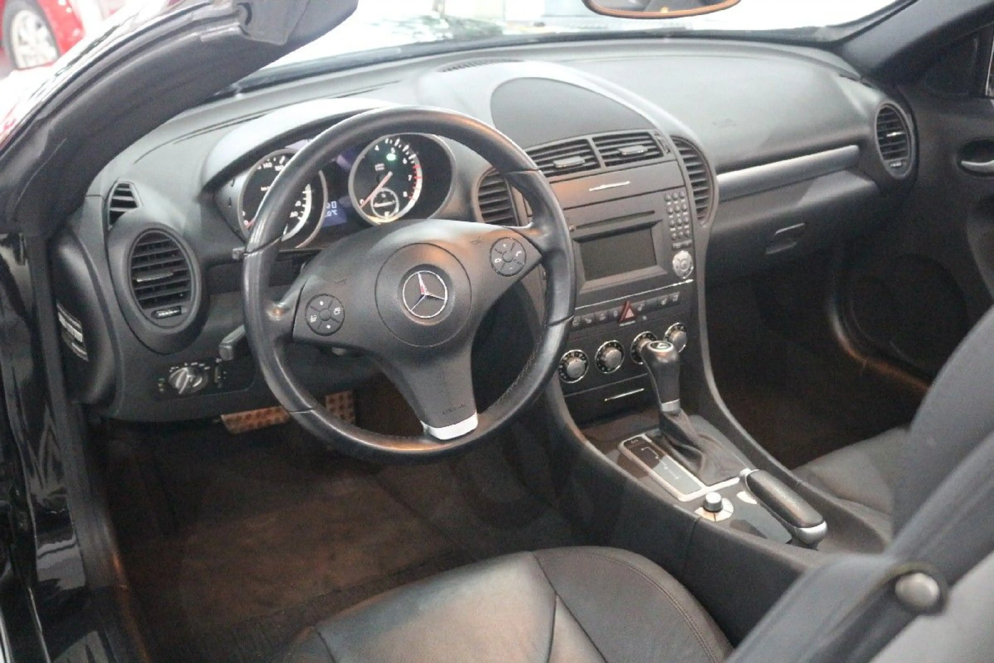 Mercedes-Benz SLK 200 - Automatik-Navi-Leder-Airscarf-Sitzhei — photo 9