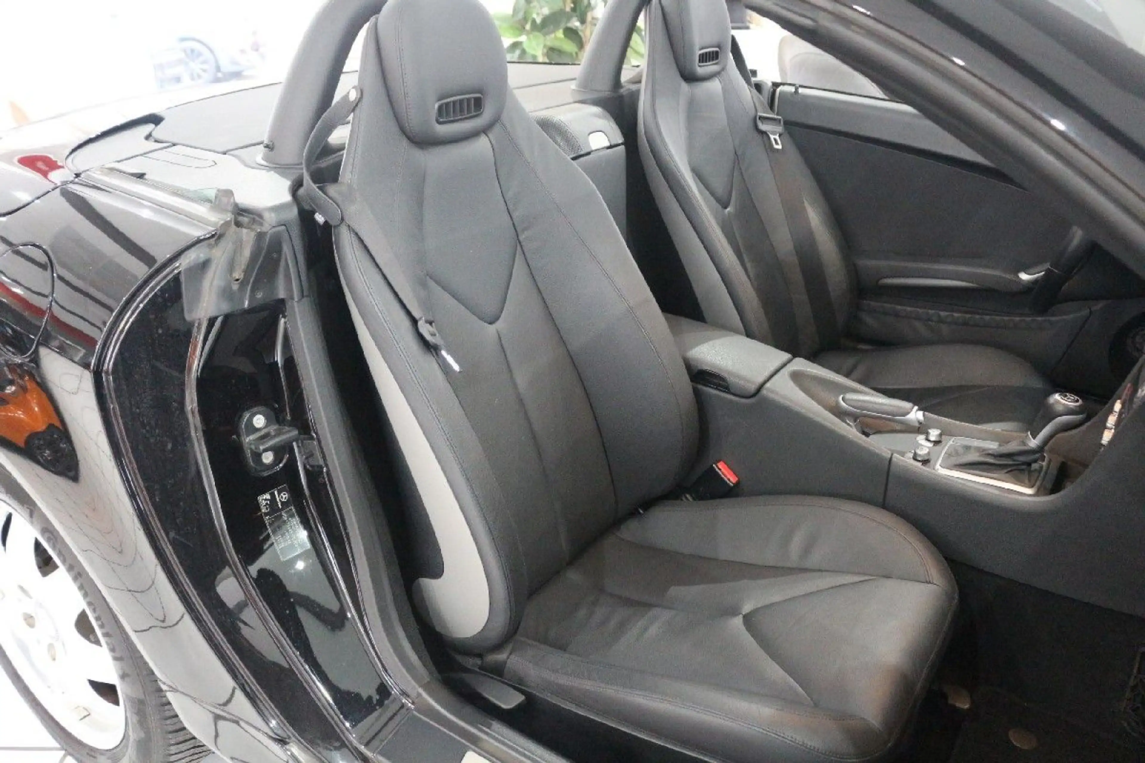 Mercedes-Benz SLK 200 - Automatik-Navi-Leder-Airscarf-Sitzhei — photo 12