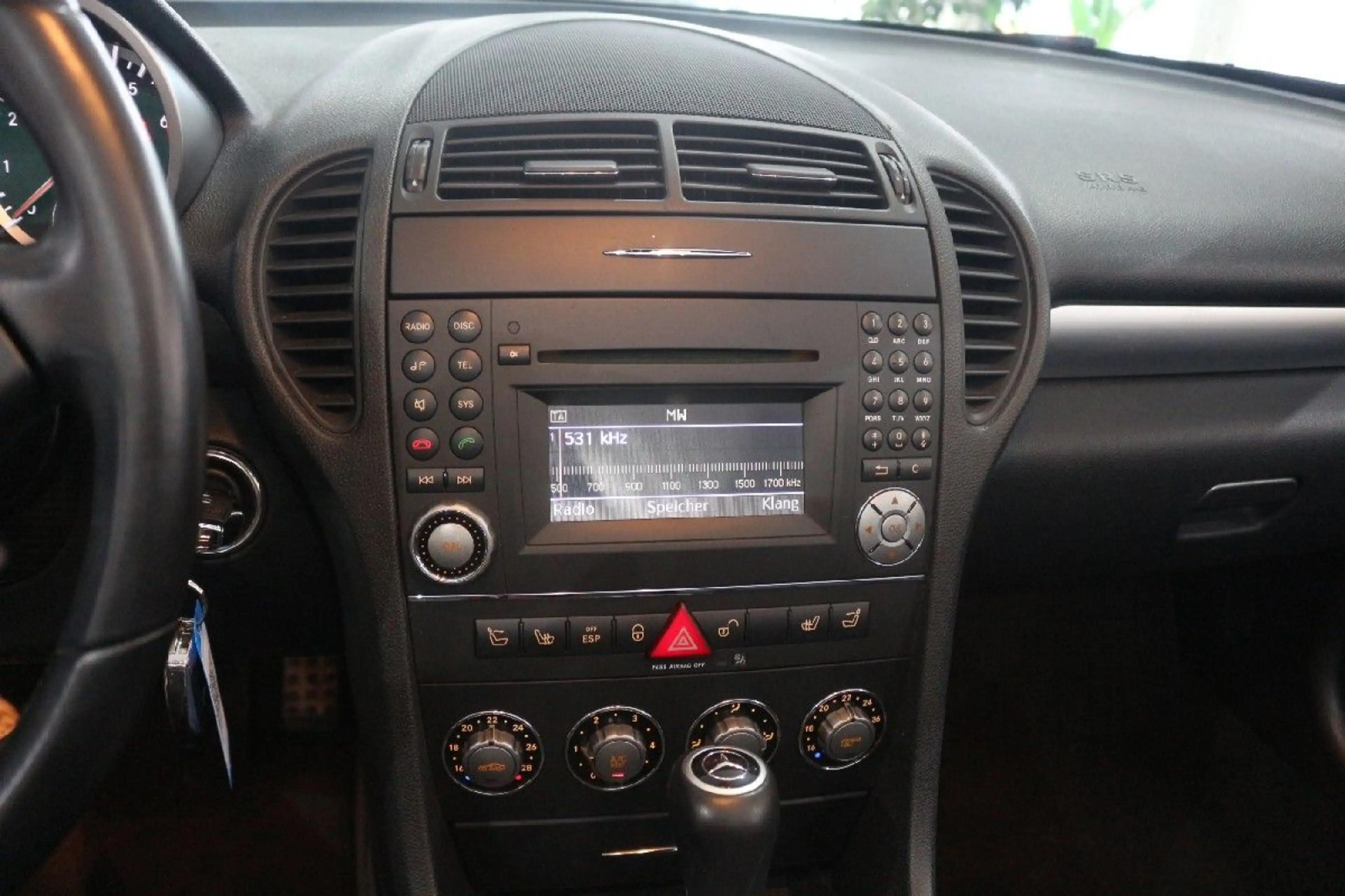 Mercedes-Benz SLK 200 - Automatik-Navi-Leder-Airscarf-Sitzhei — photo 13