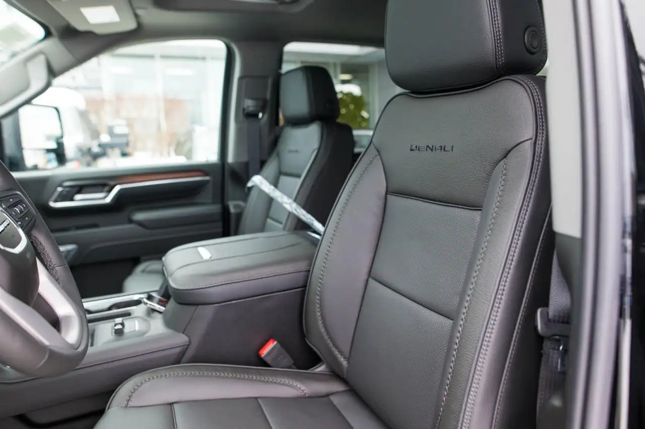 GMC Sierra 2500HD снимка GMC Sierra 2500HD