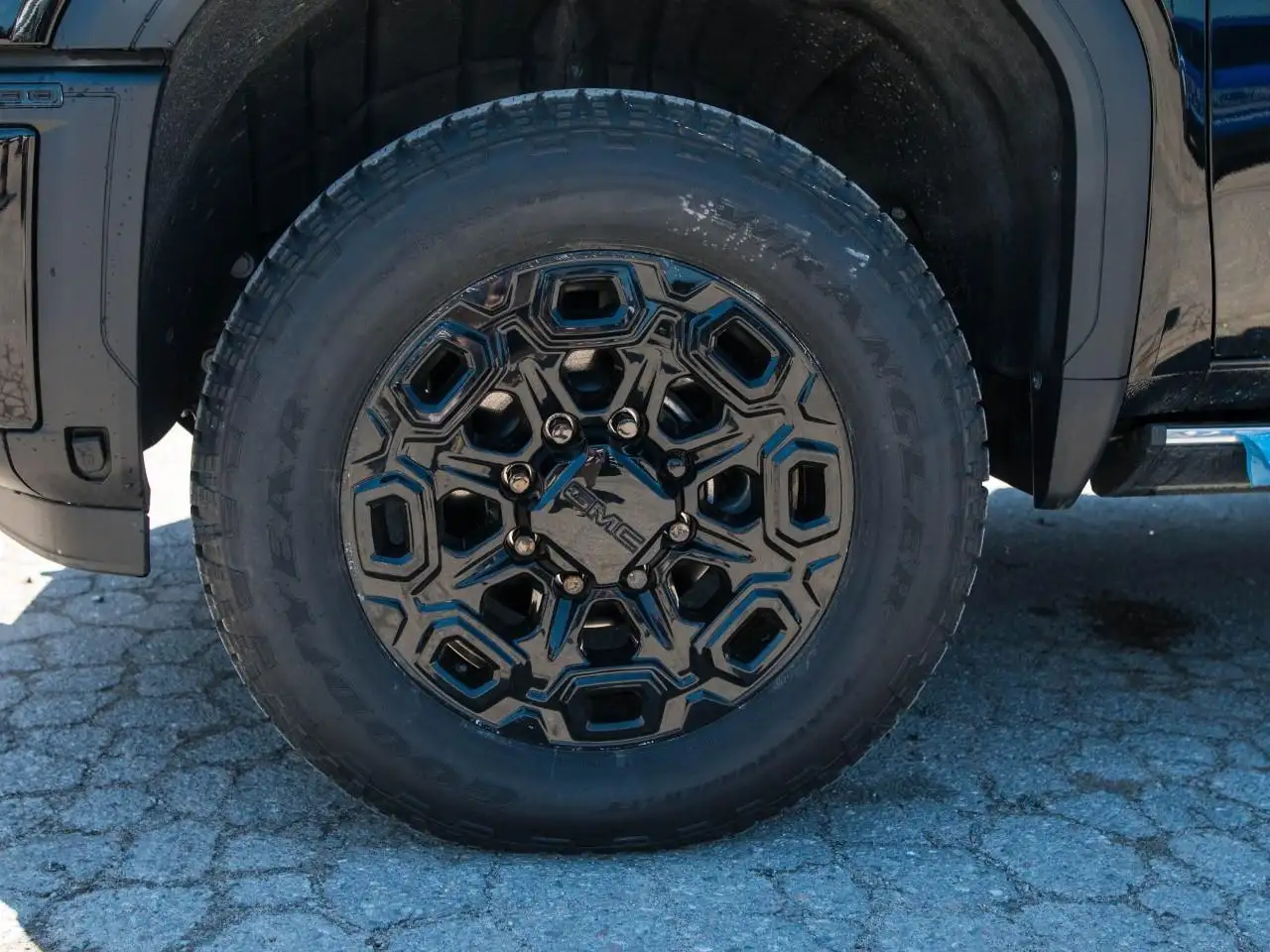 GMC Sierra 2500HD снимка GMC Sierra 2500HD