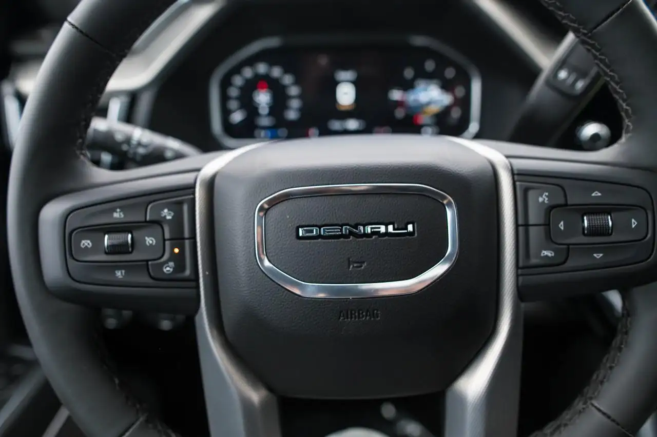 GMC Sierra 2500HD снимка GMC Sierra 2500HD
