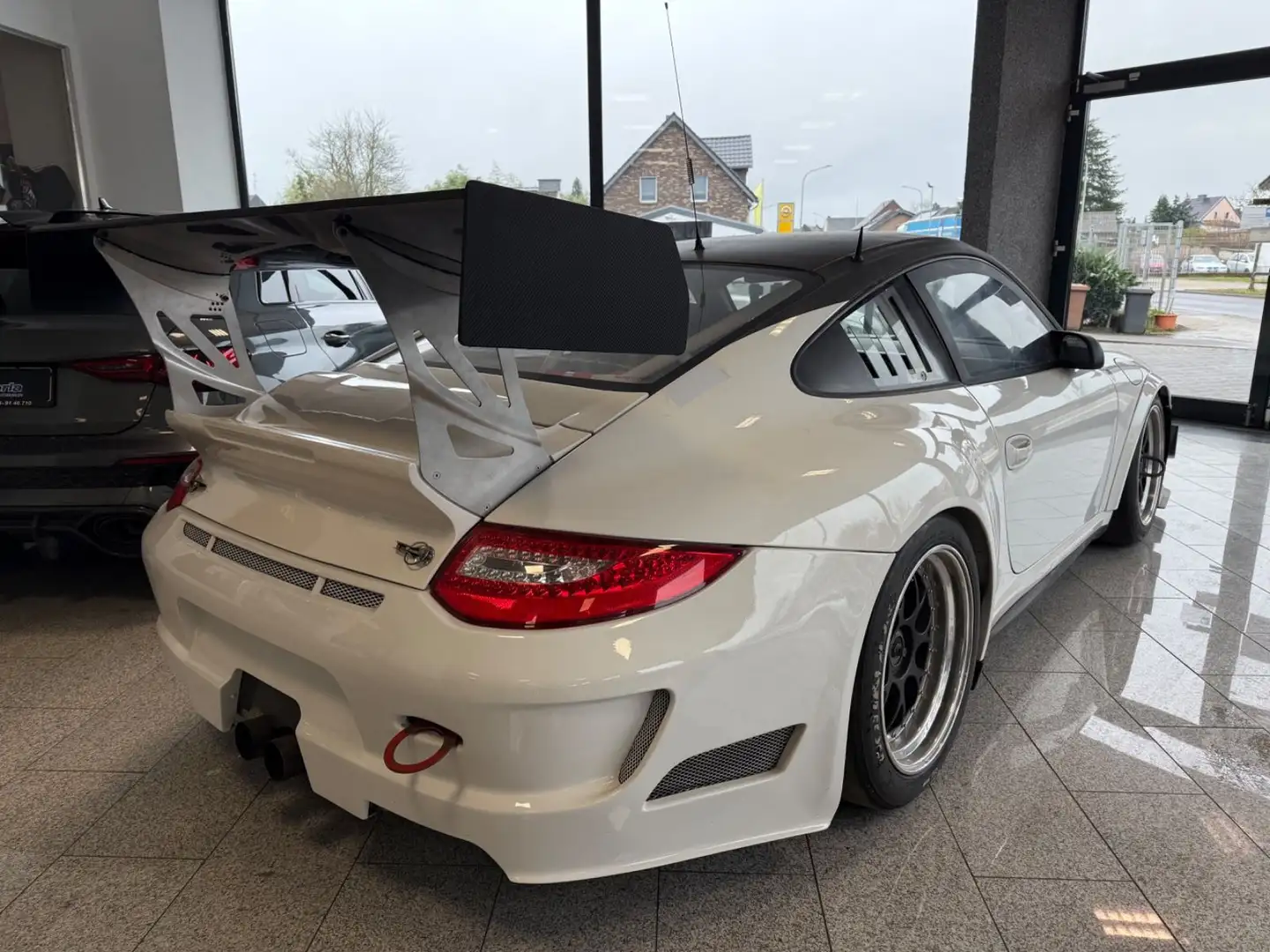 Porsche 997 GT3 Cup RST Rennfahrzeug Weiß - 2