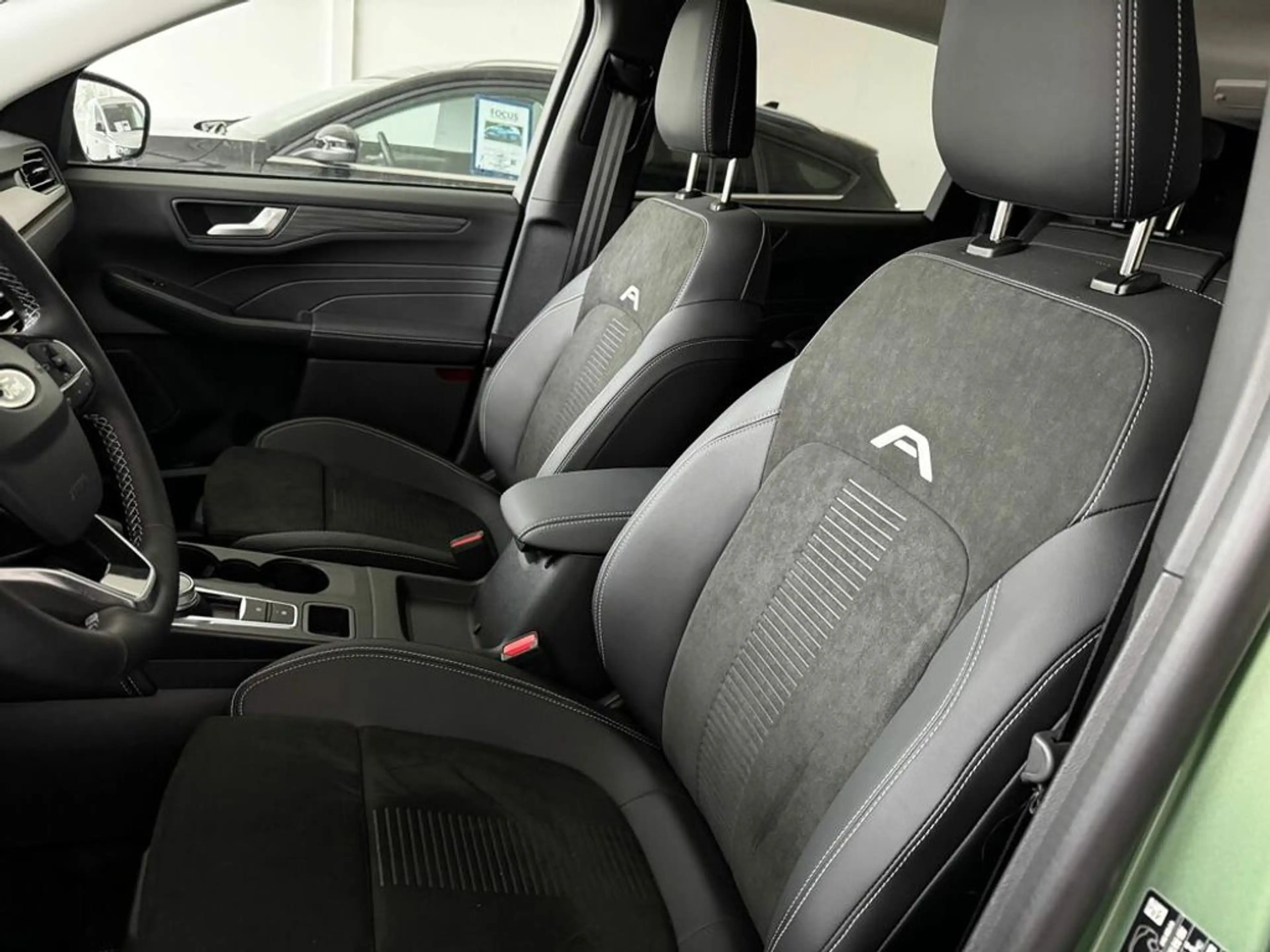Ford Kuga Hybrid Active X — photo 12