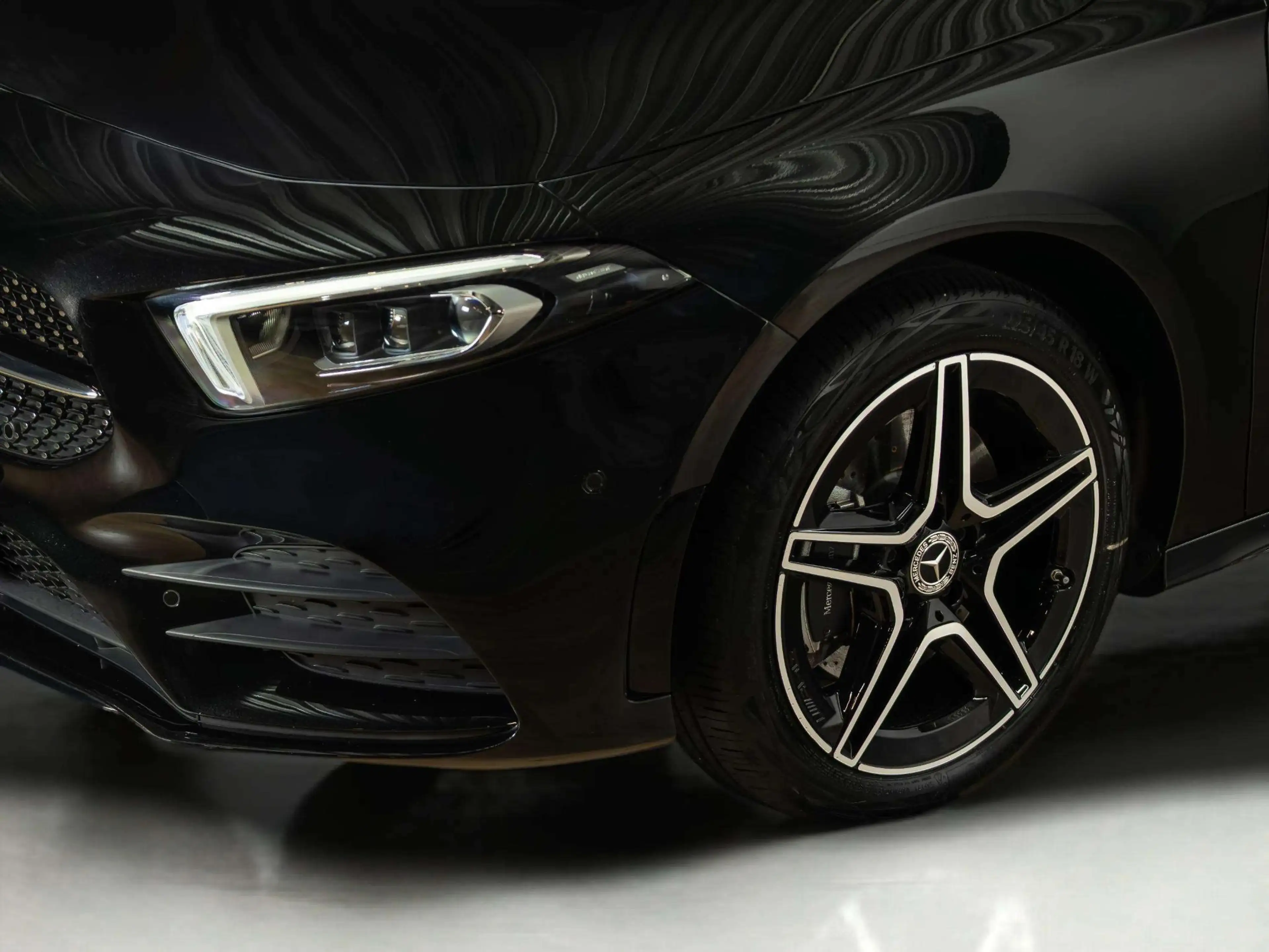 Mercedes-Benz A 250 e AMG Line Panorama dak — photo 6