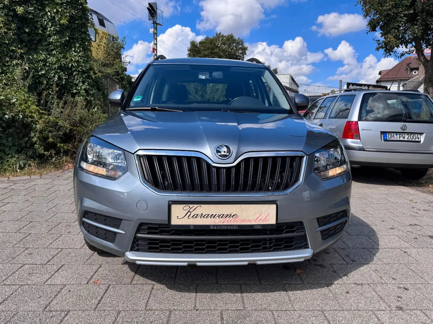 Skoda Yeti Cool Edition * 1. Hand * AHK * PDC * Grau - 2