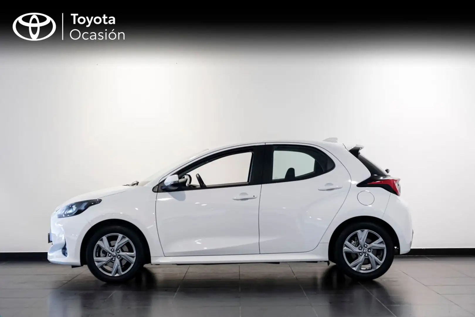 Toyota Yaris 120H ACTIVE PLUS Blanco - 2