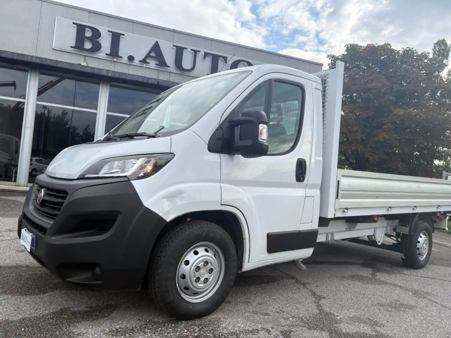 Citroen Jumper 35 2.2 Mjt 140CV AT9 PLM Cassonato 3.90 Weiß - 1