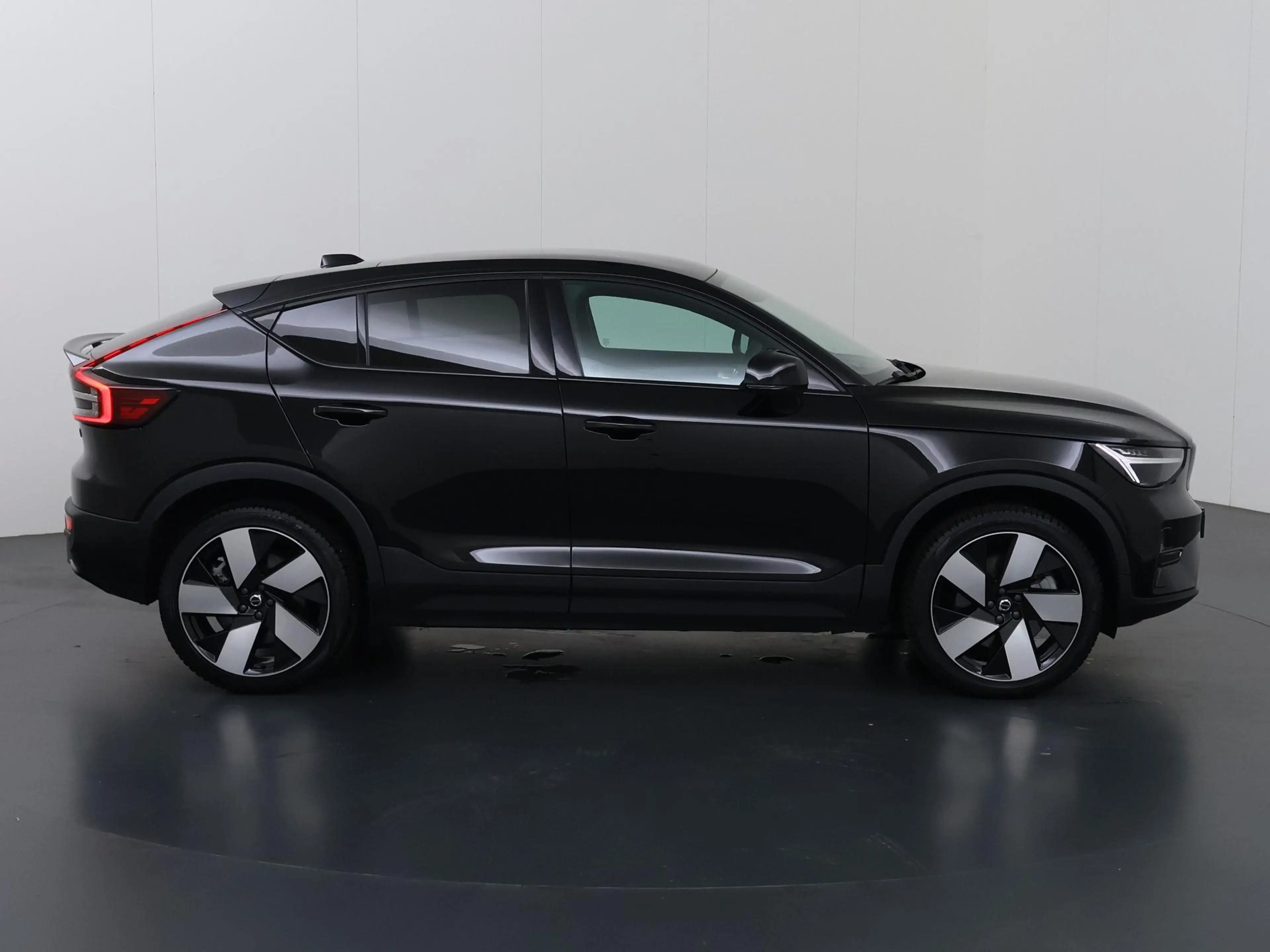 Volvo C40 Recharge Core 69 kWh | SOH 95% | Trekhaak | warmte — photo 6