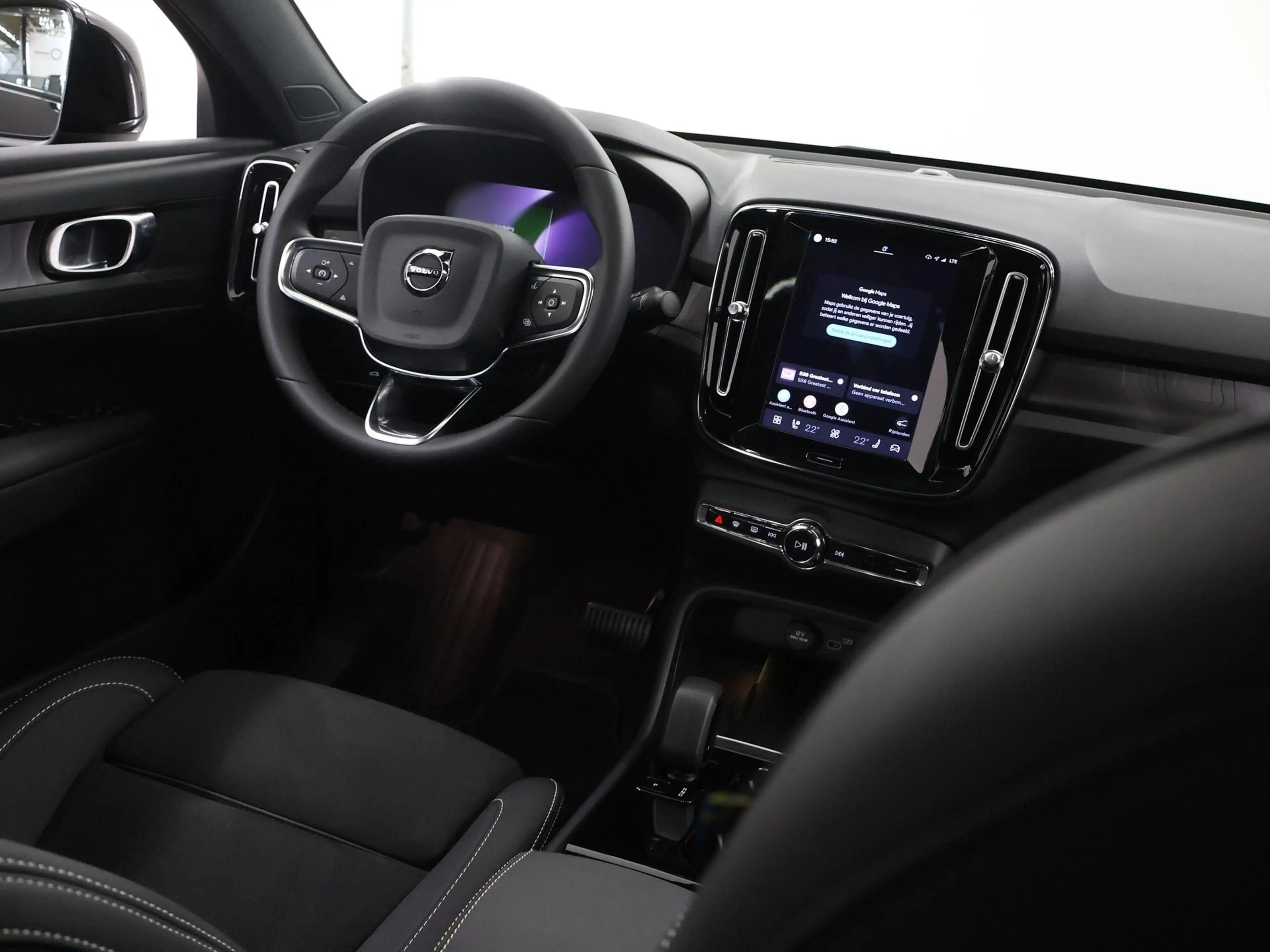 Volvo C40 Recharge Core 69 kWh | SOH 95% | Trekhaak | warmte — photo 10