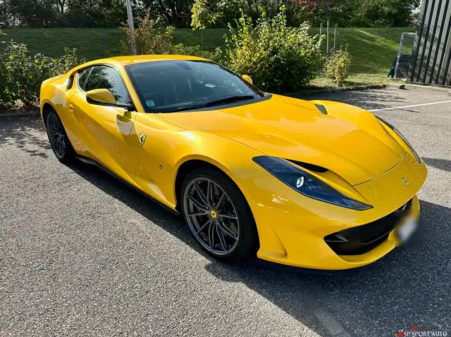 Ferrari 812 Superfast 6.5 V12 800ch