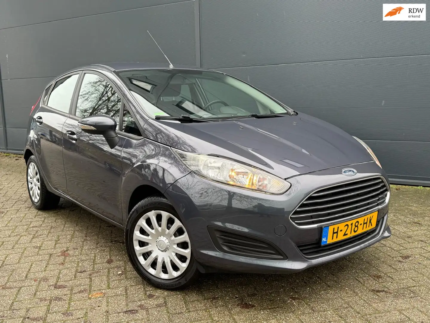 Ford Fiesta 1.0 Styl5D/Airco/bluetooth/Elek ramen/trekhaak Gris - 1