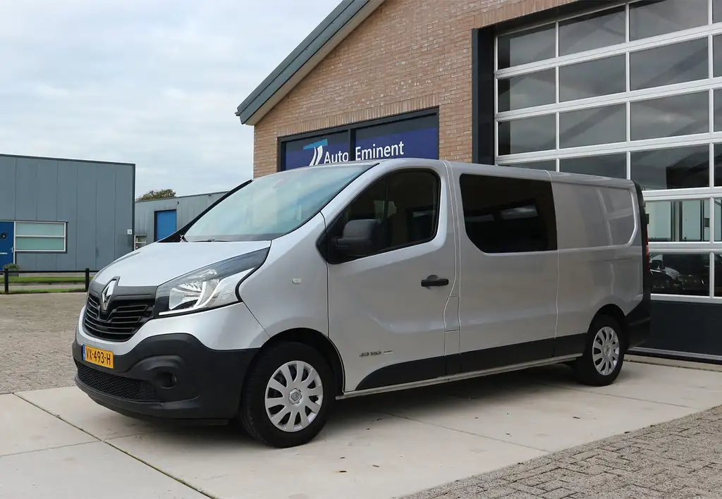 Renault Trafic 2016 из Европы — купить под ключ
