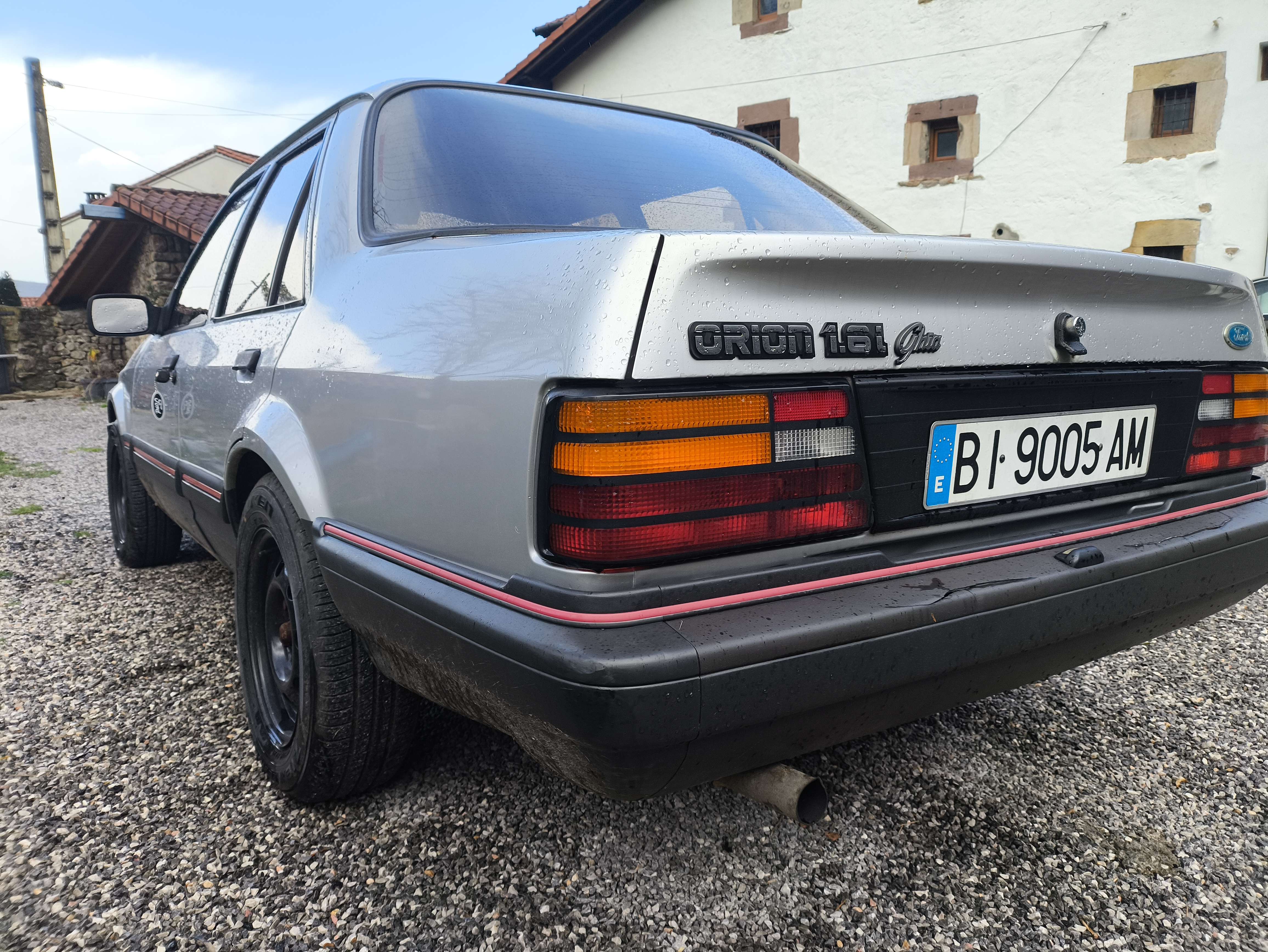 Ford Orion Orion 1.6i Ghia Ghia - foto 1