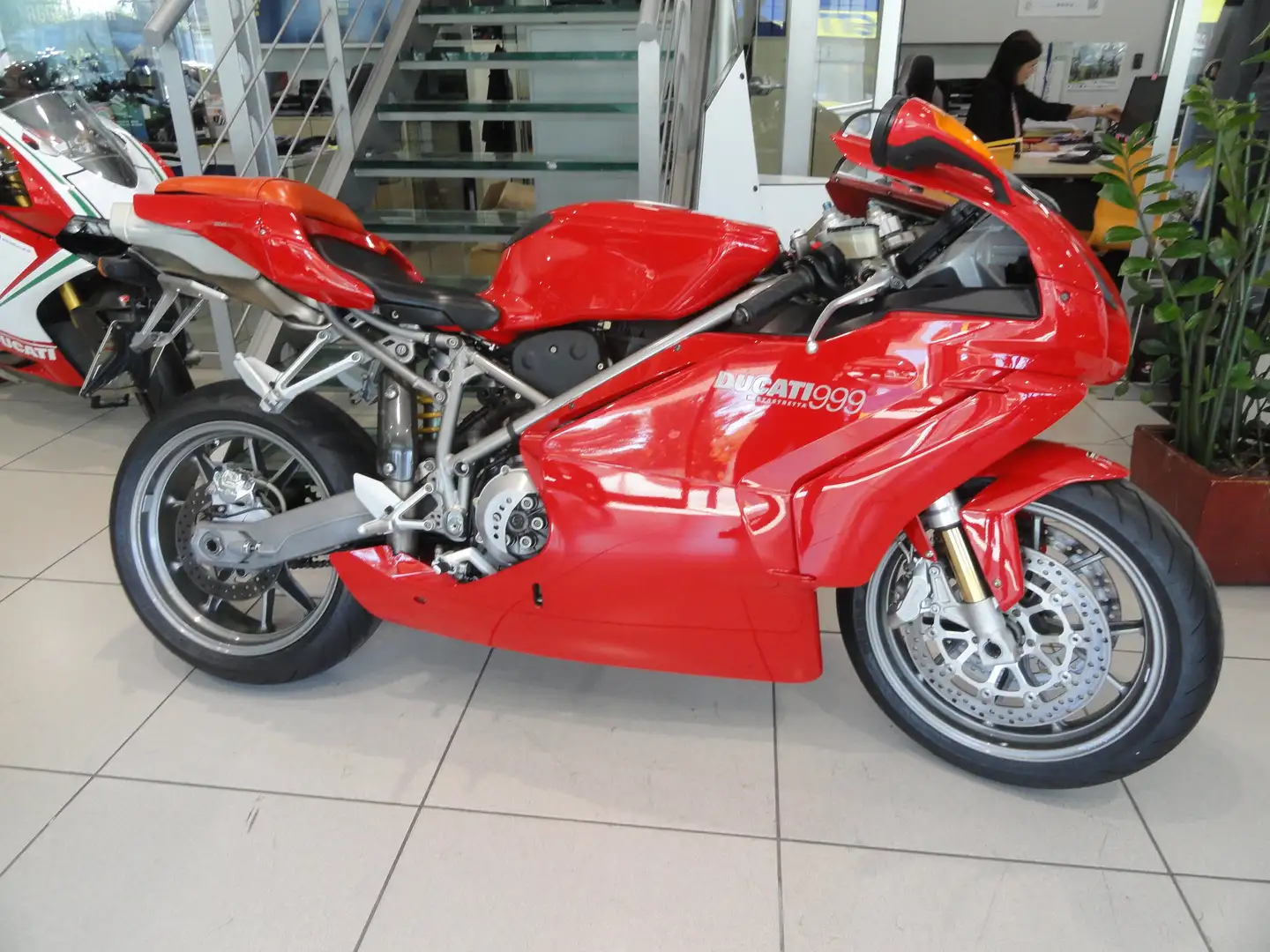 Ducati 999 Rojo - 1