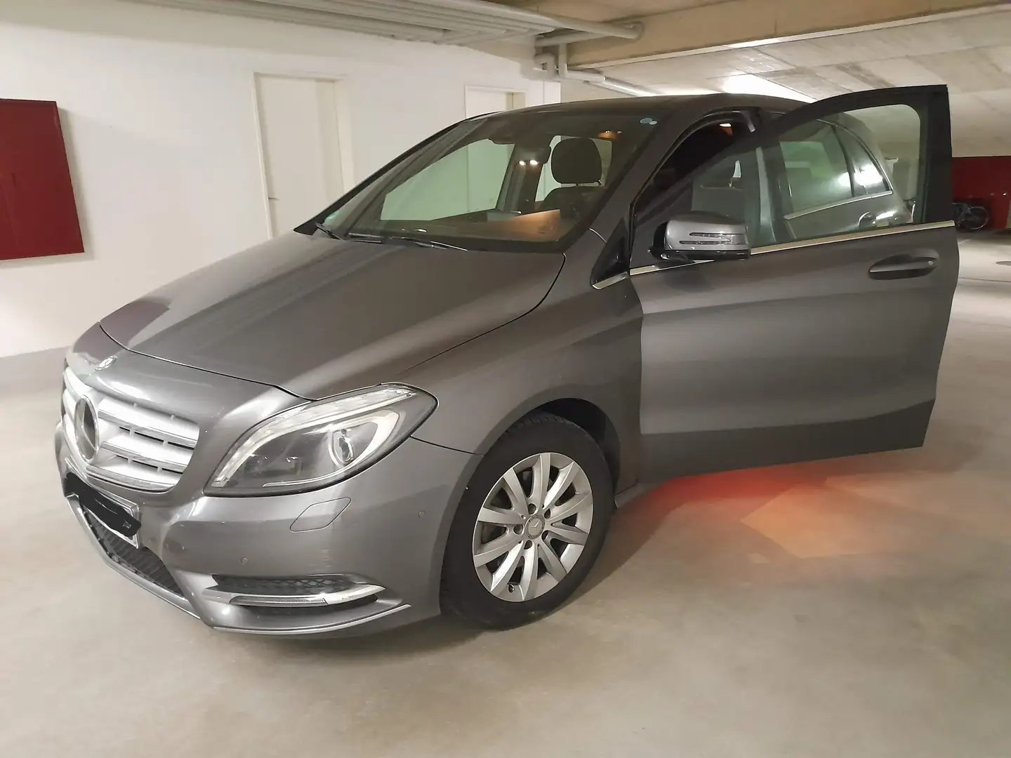 Mercedes-Benz B 200 B-Klasse (BlueEFFICIENCY)-7G-DCT Grau - 2