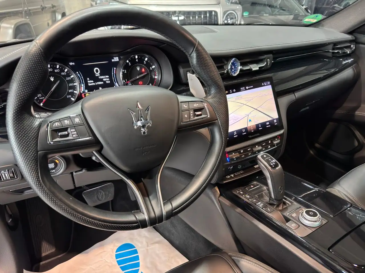 Maserati Quattroporte 2022 — фото 10