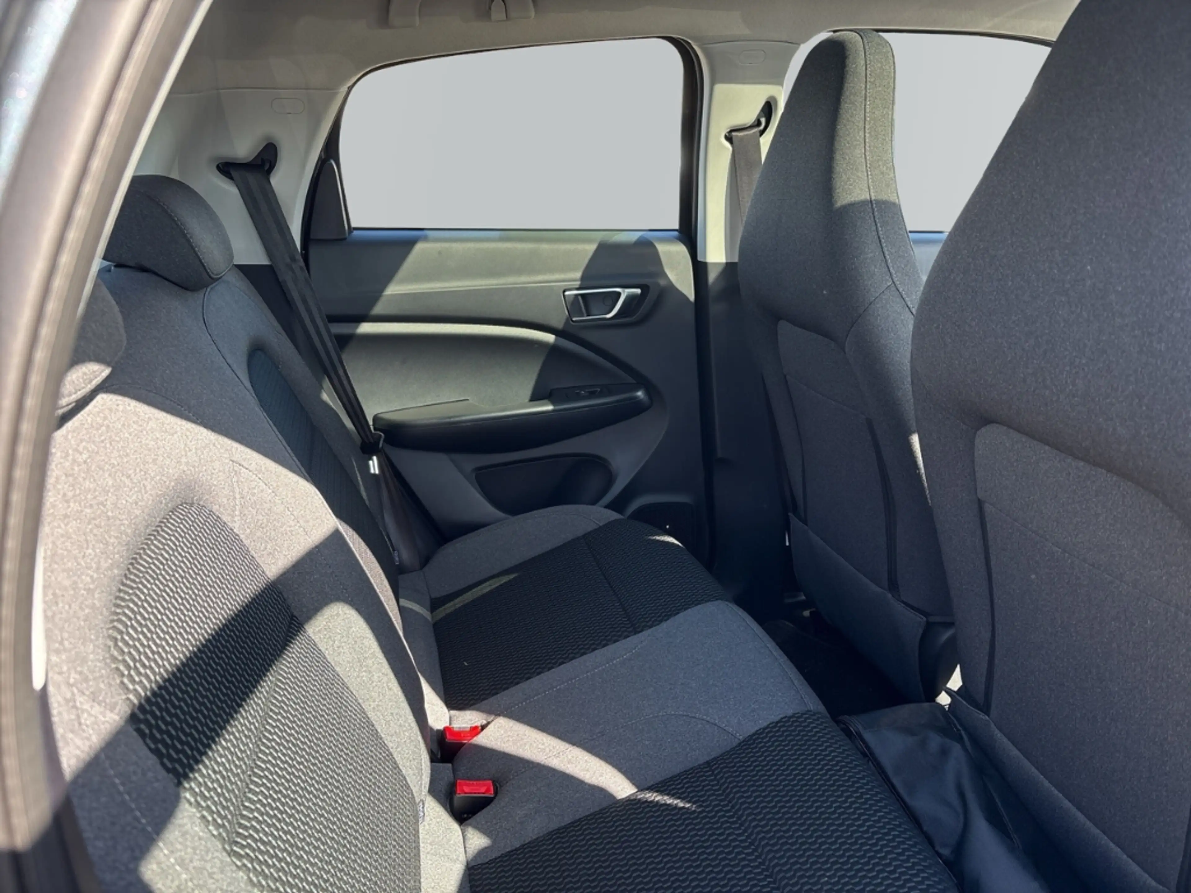 Leapmotor T03 BEV Panorama Navi ACC Fahrerprofil Musikstreaming — photo 9