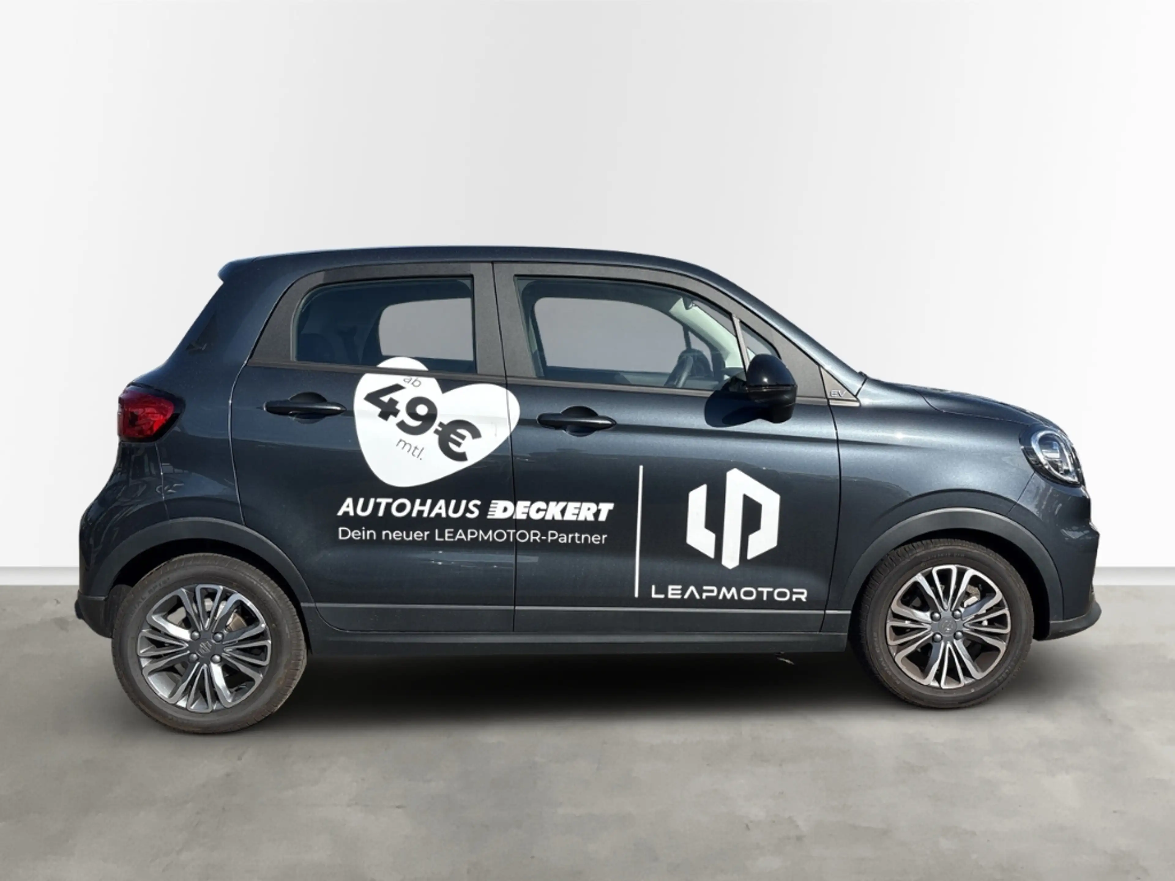 Leapmotor T03 BEV Panorama Navi ACC Fahrerprofil Musikstreaming — photo 4