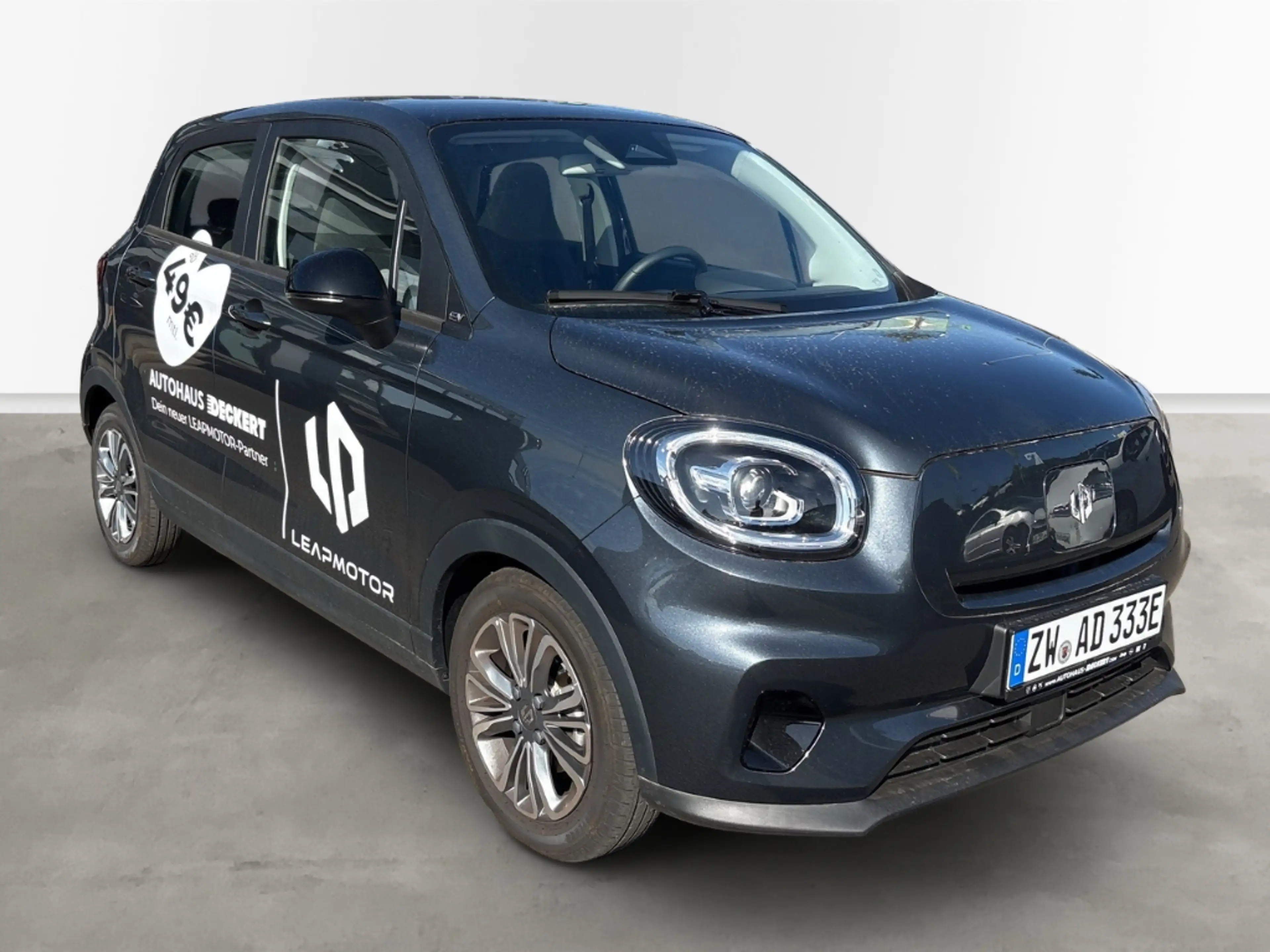 Leapmotor T03 BEV Panorama Navi ACC Fahrerprofil Musikstreaming — photo 3