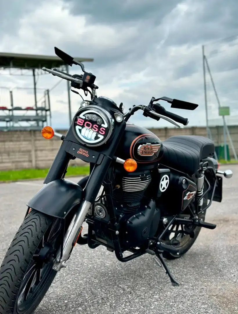 Royal Enfield Bullet 350 - 1