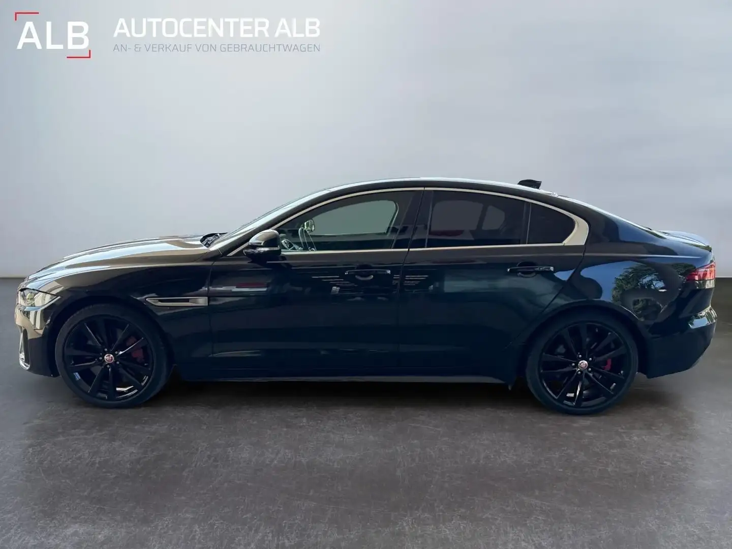 Jaguar XE P300 R-Dynamic HSE AWD/HEAD-UP/1.HAND/360°KAM Schwarz - 2