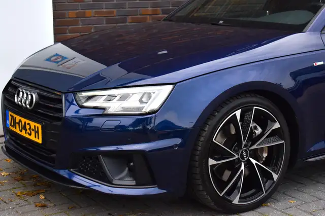 Audi A4 view 10