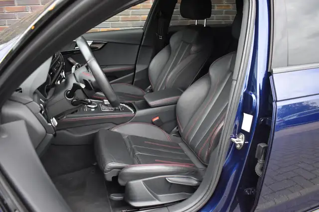 Audi A4 view 5