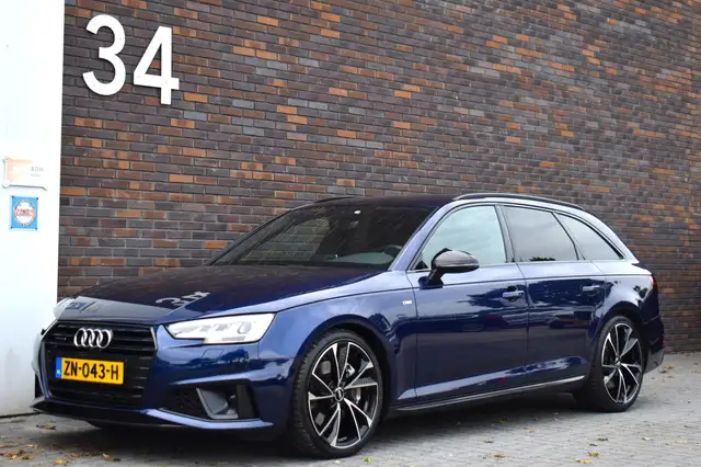 Audi A4 view 2