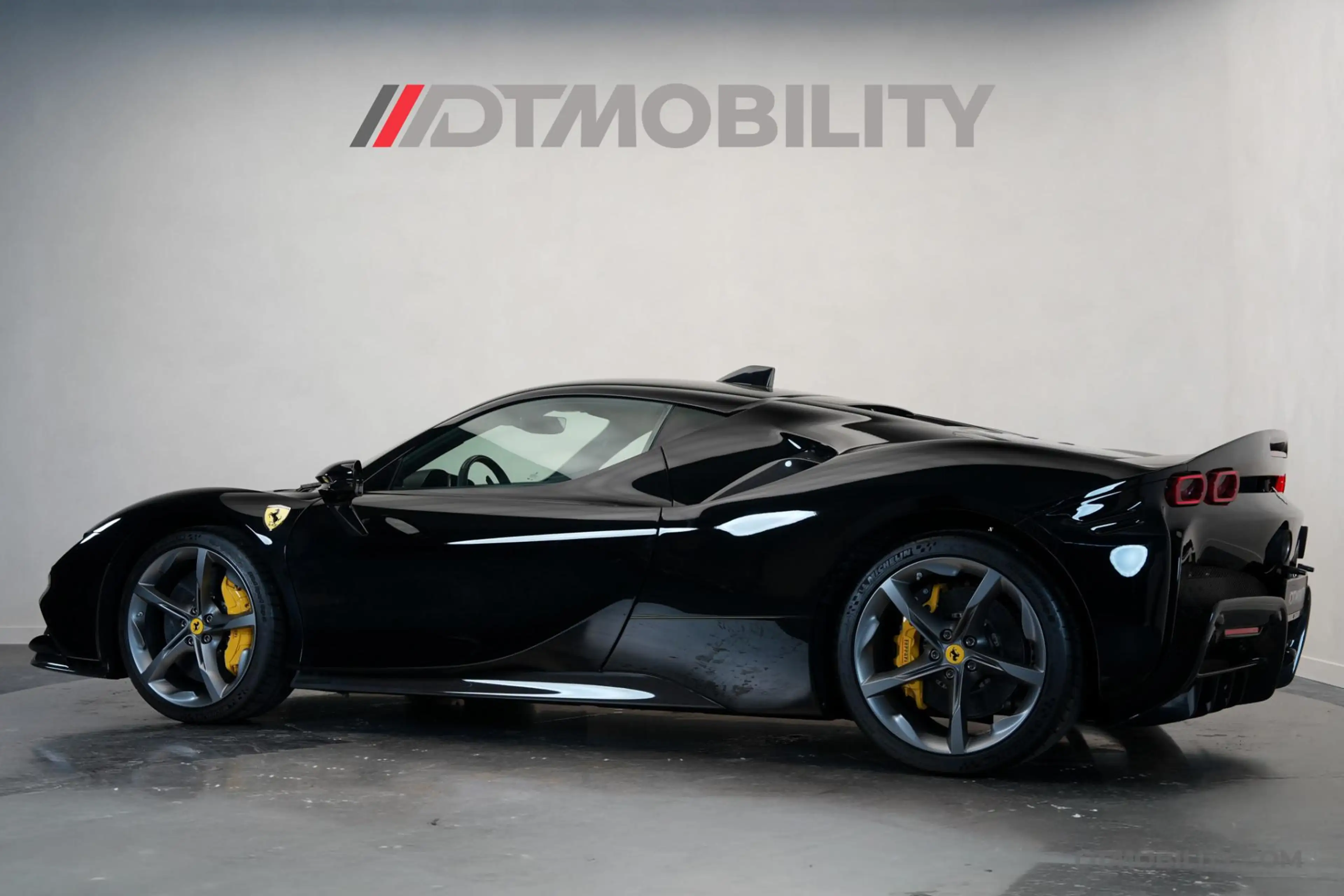 Ferrari SF90 Stradale 4.0 V8 | Assetto Fiorano | Daytona Racing seats | — photo 9