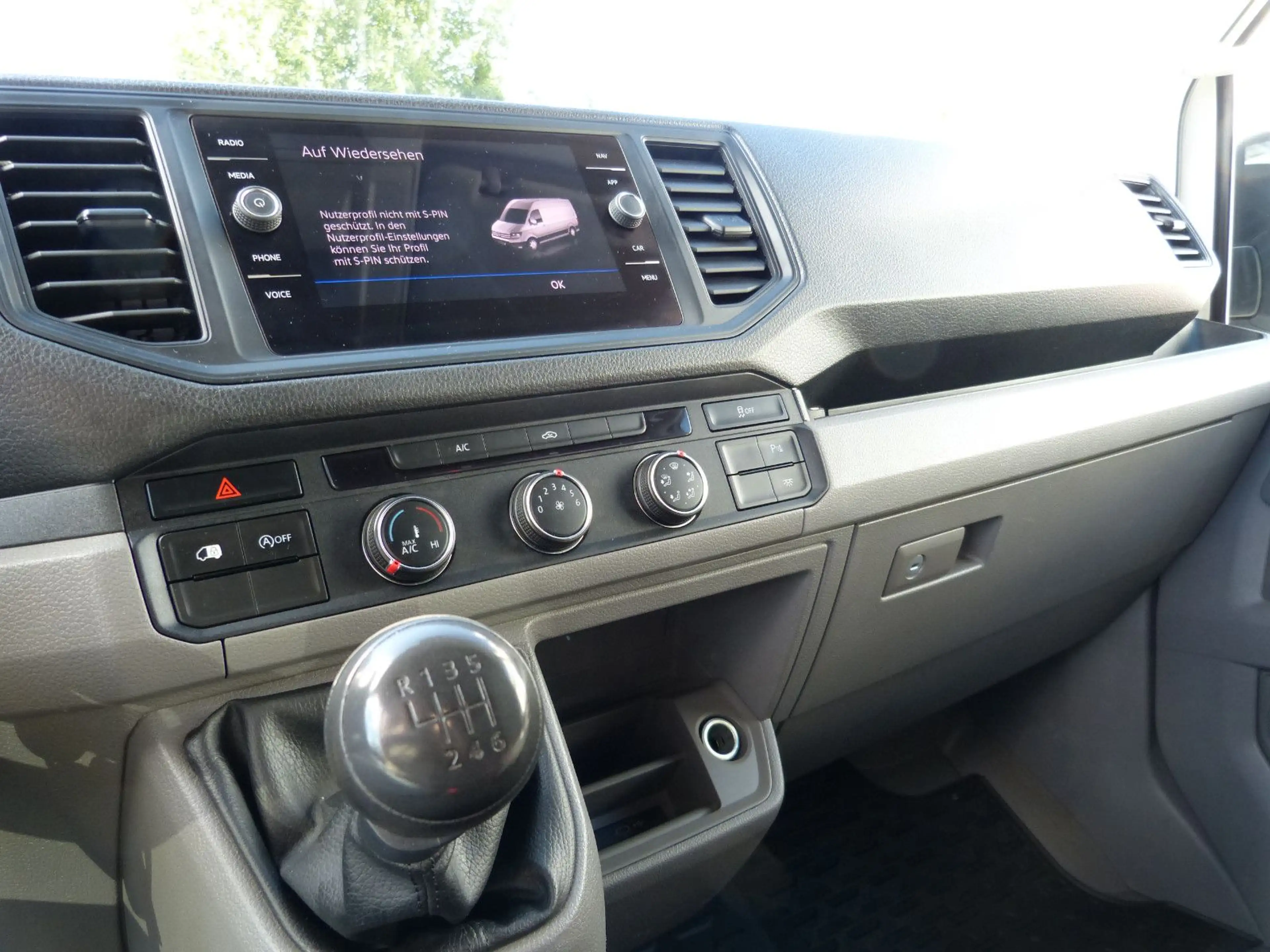 Volkswagen Crafter Kasten 30 mittellang Hochdach FWD 1.Hand — photo 11