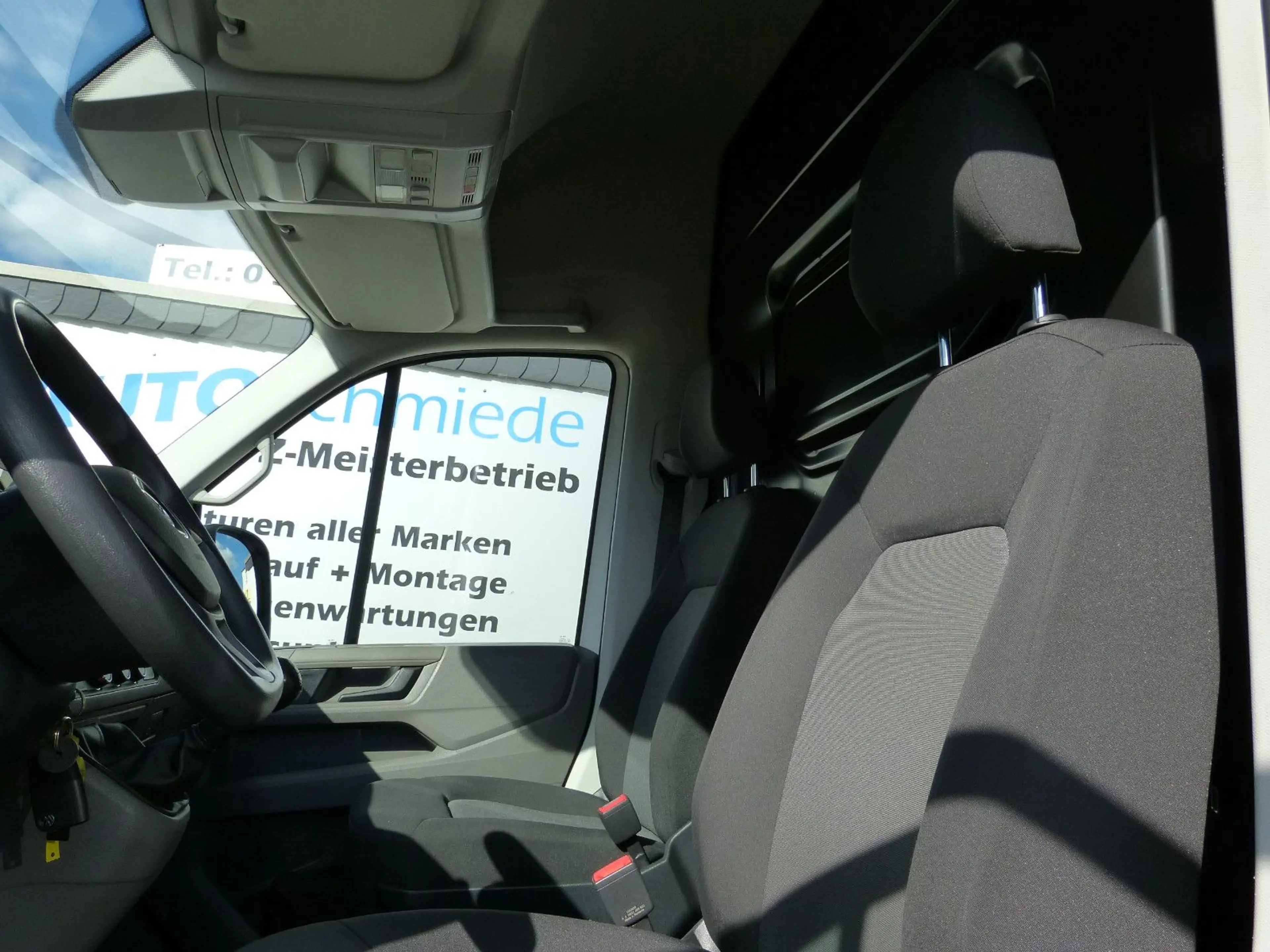 Volkswagen Crafter Kasten 30 mittellang Hochdach FWD 1.Hand — photo 13