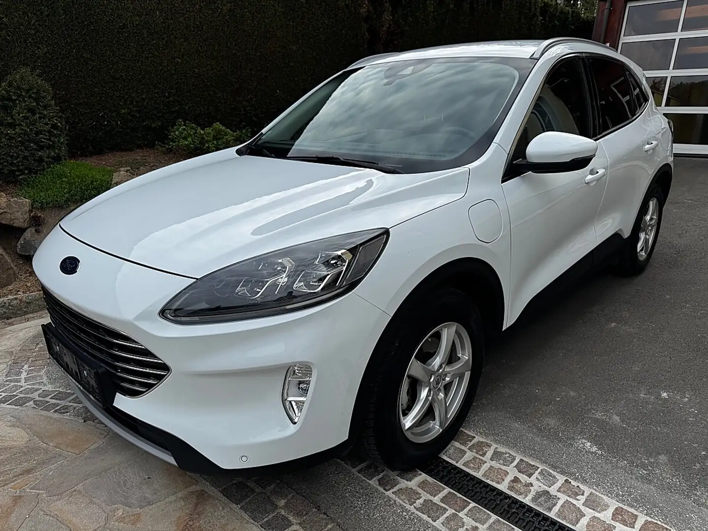 Ford Kuga 2,5 Plugin Hybrid Titanium X Garantie bis 04/2029 Weiß - 1